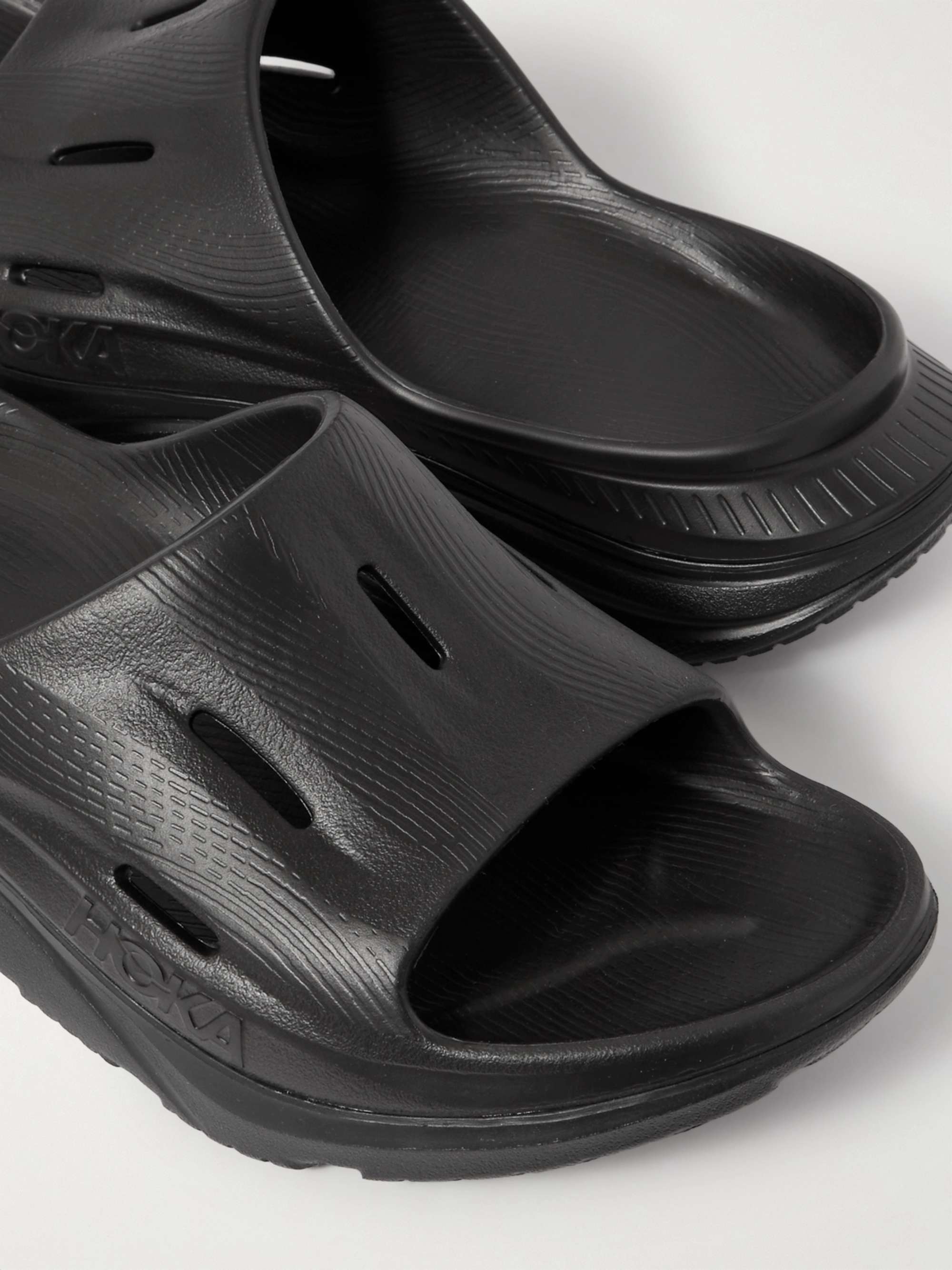 HOKA ONE ONE 