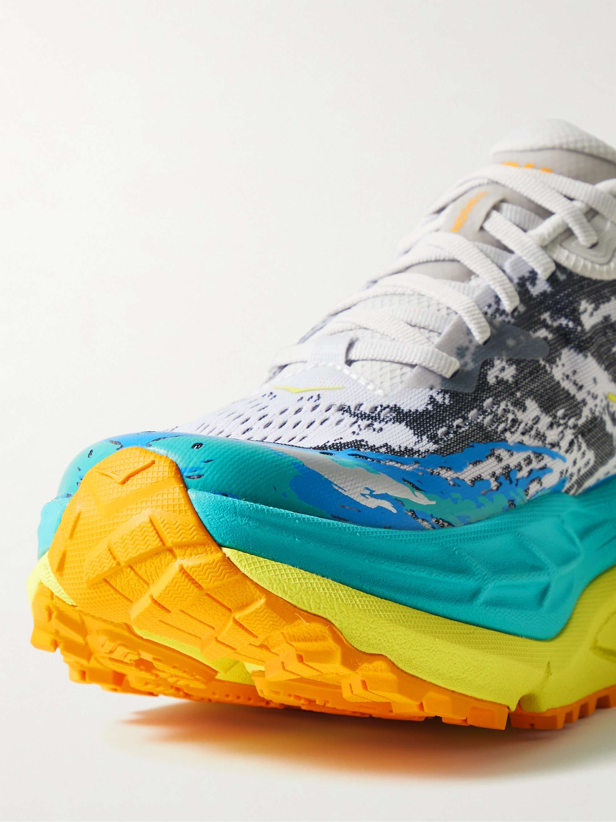 HOKA ONE ONE 
