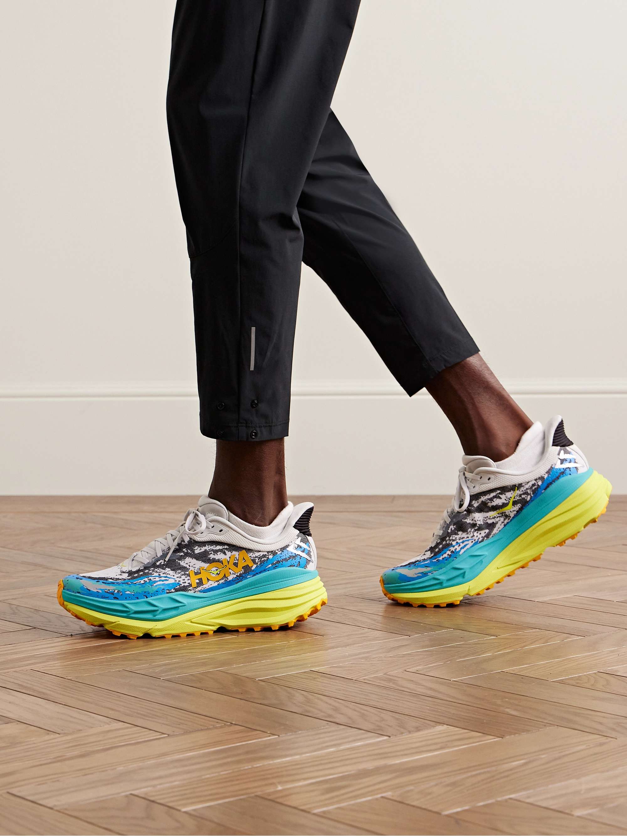 HOKA ONE ONE 