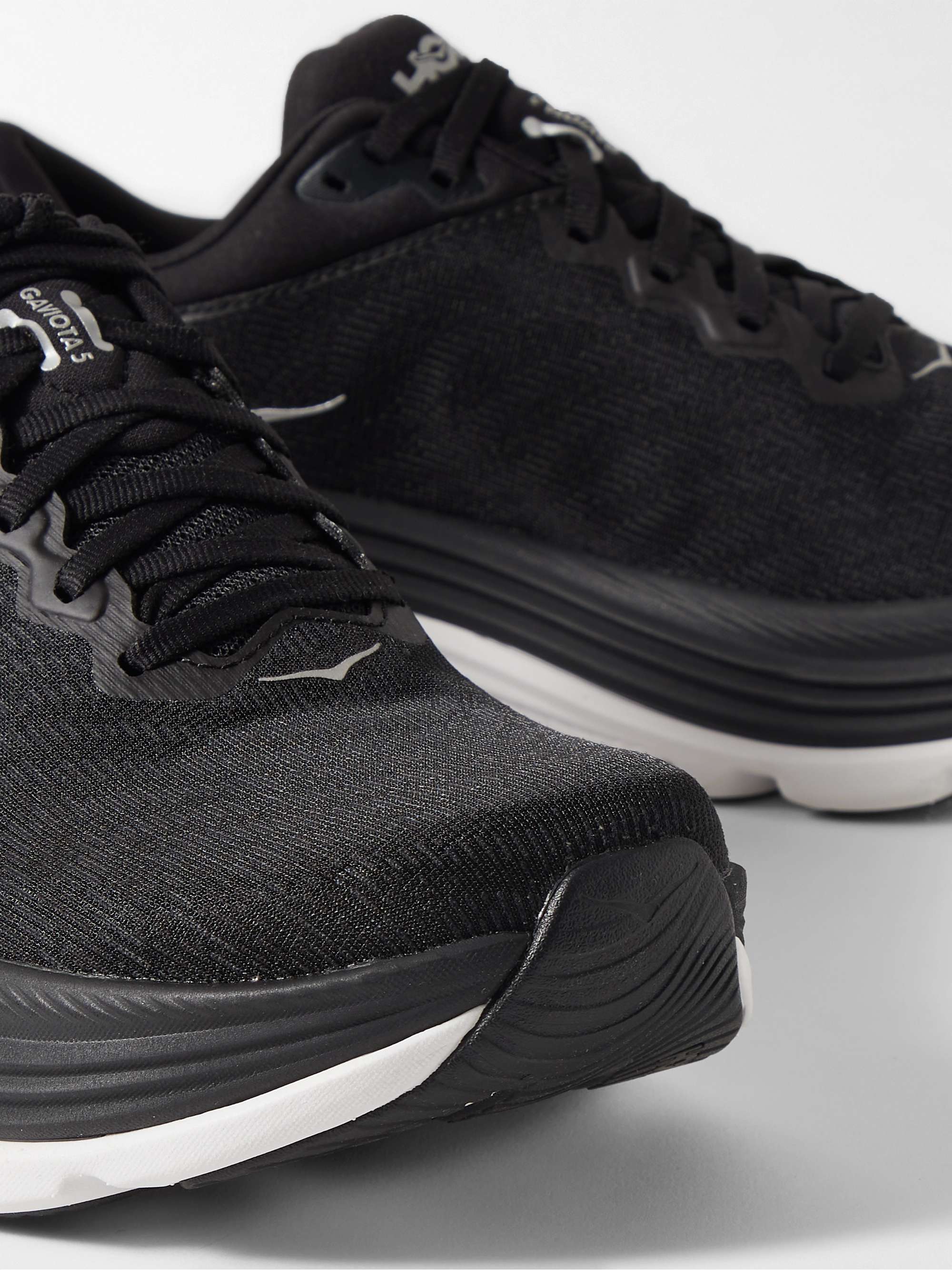 HOKA ONE ONE 