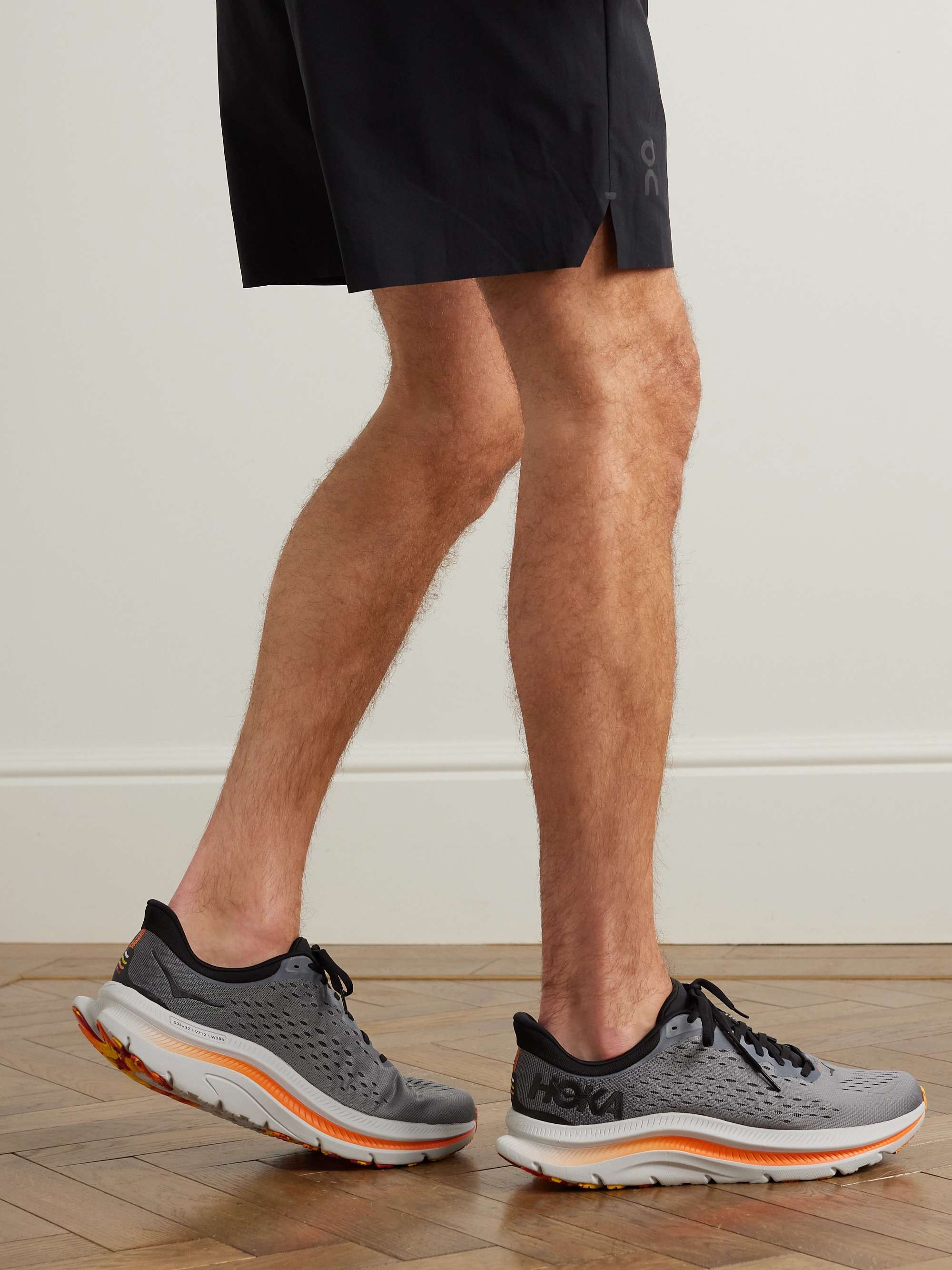 HOKA ONE ONE 