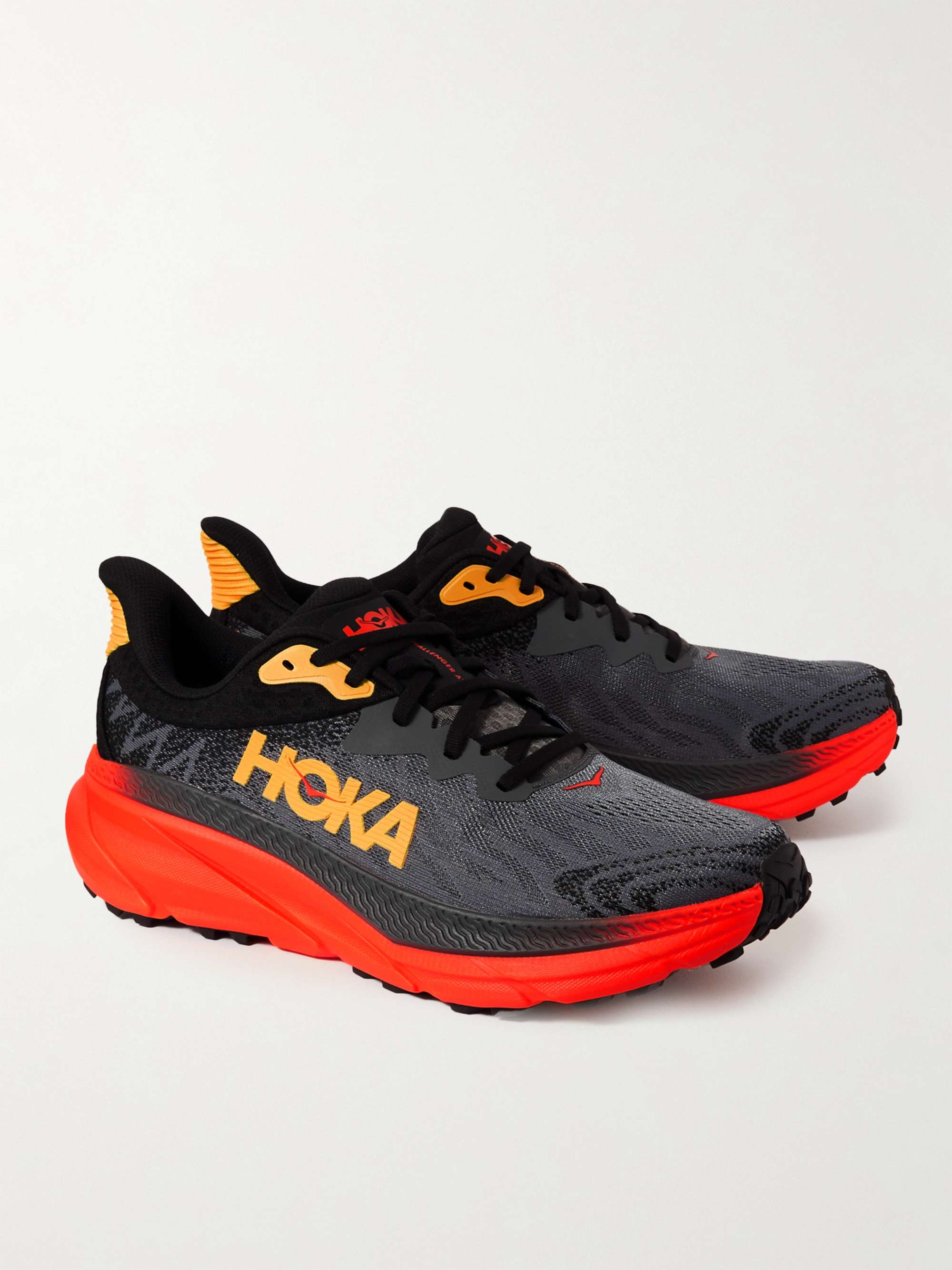 HOKA ONE ONE 