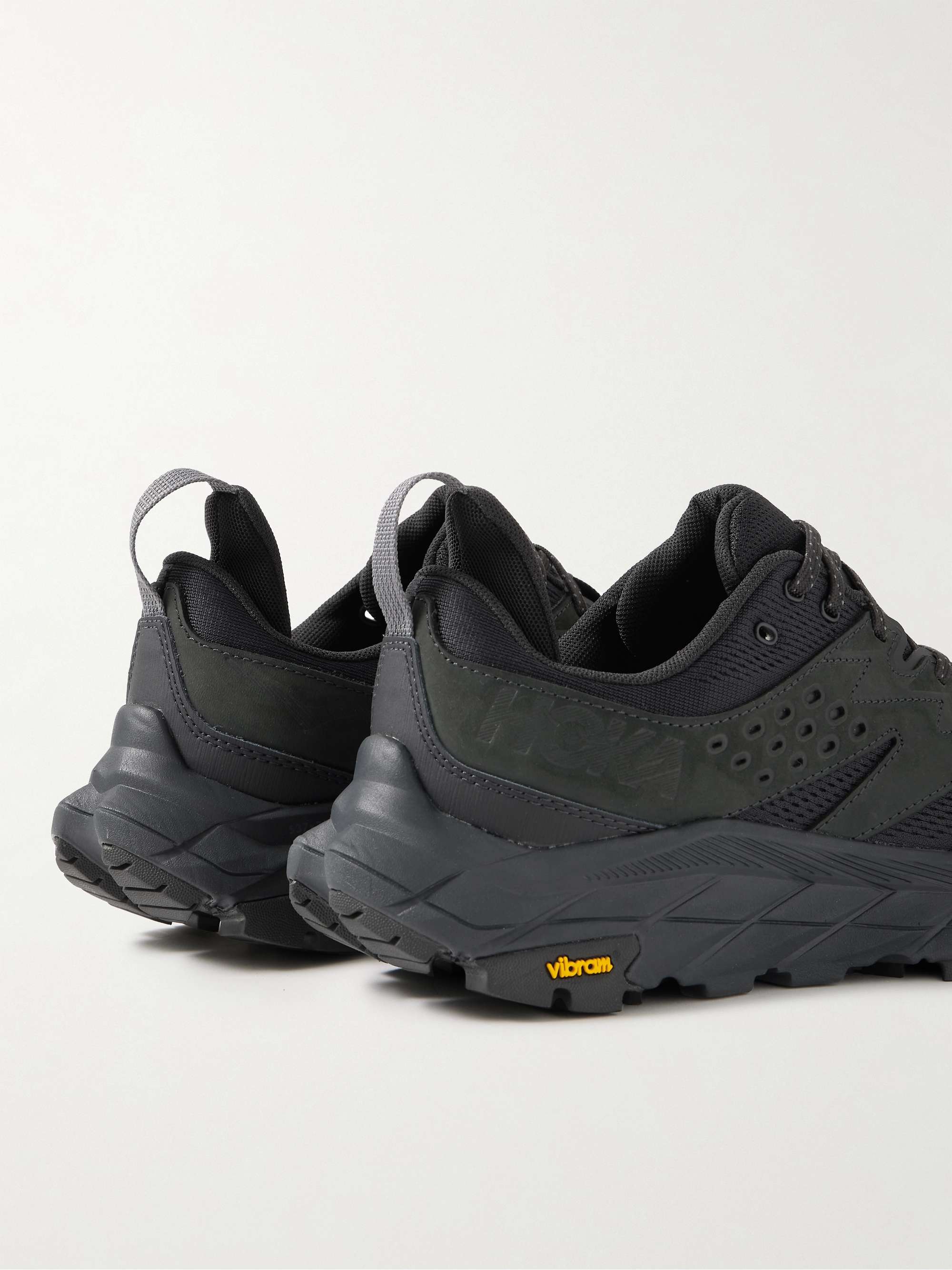 HOKA ONE ONE 