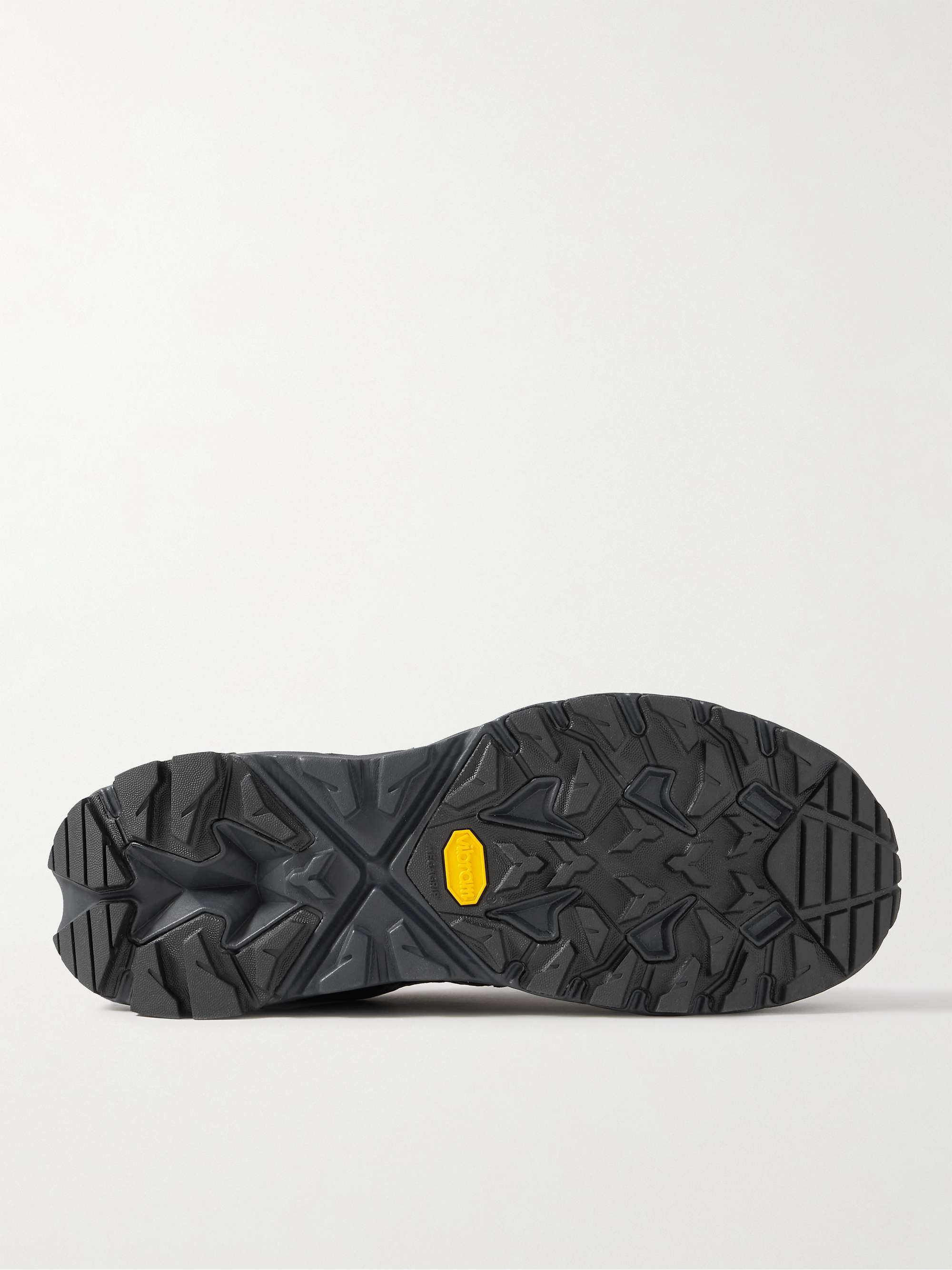 HOKA ONE ONE 