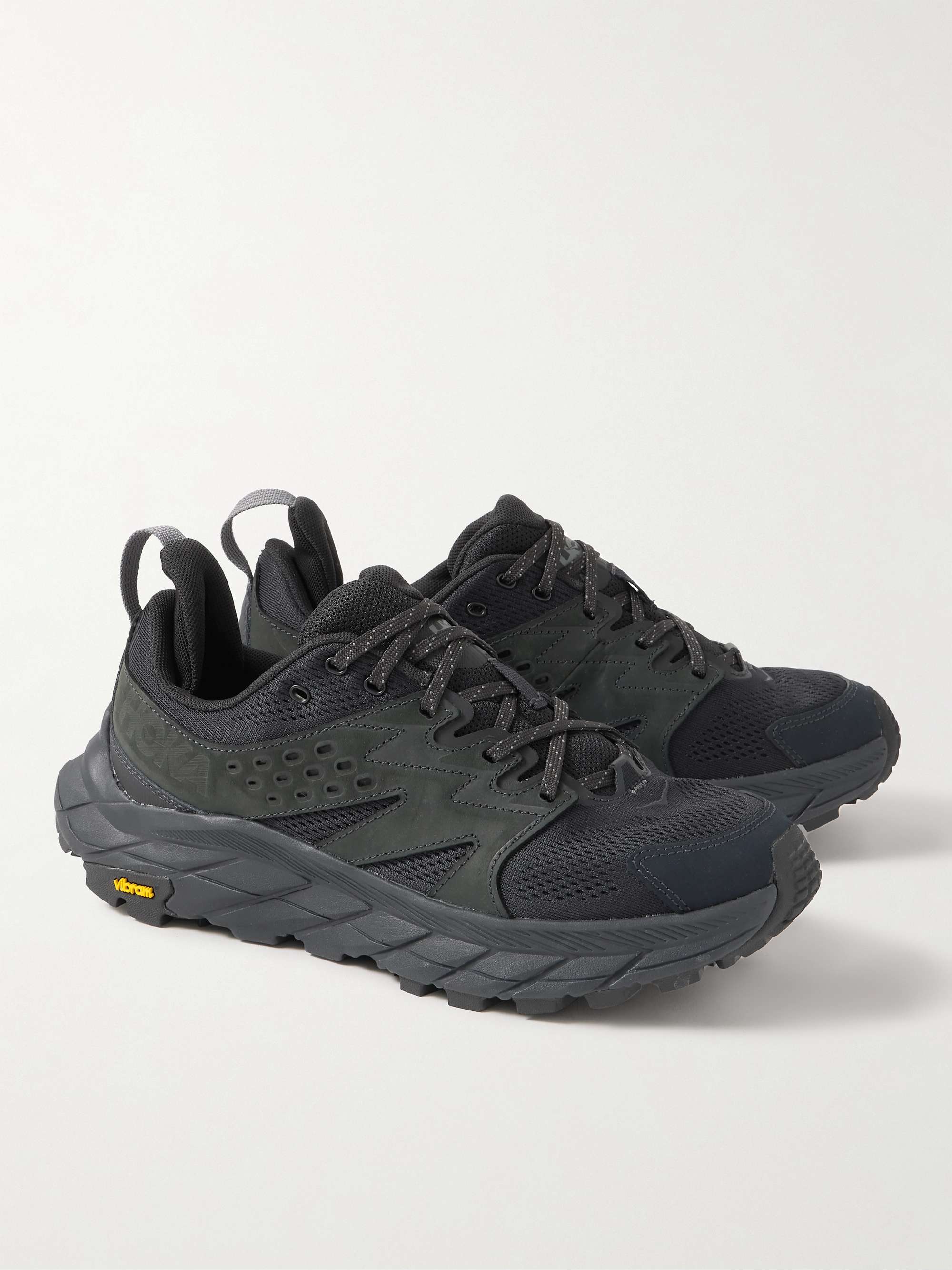 HOKA ONE ONE 