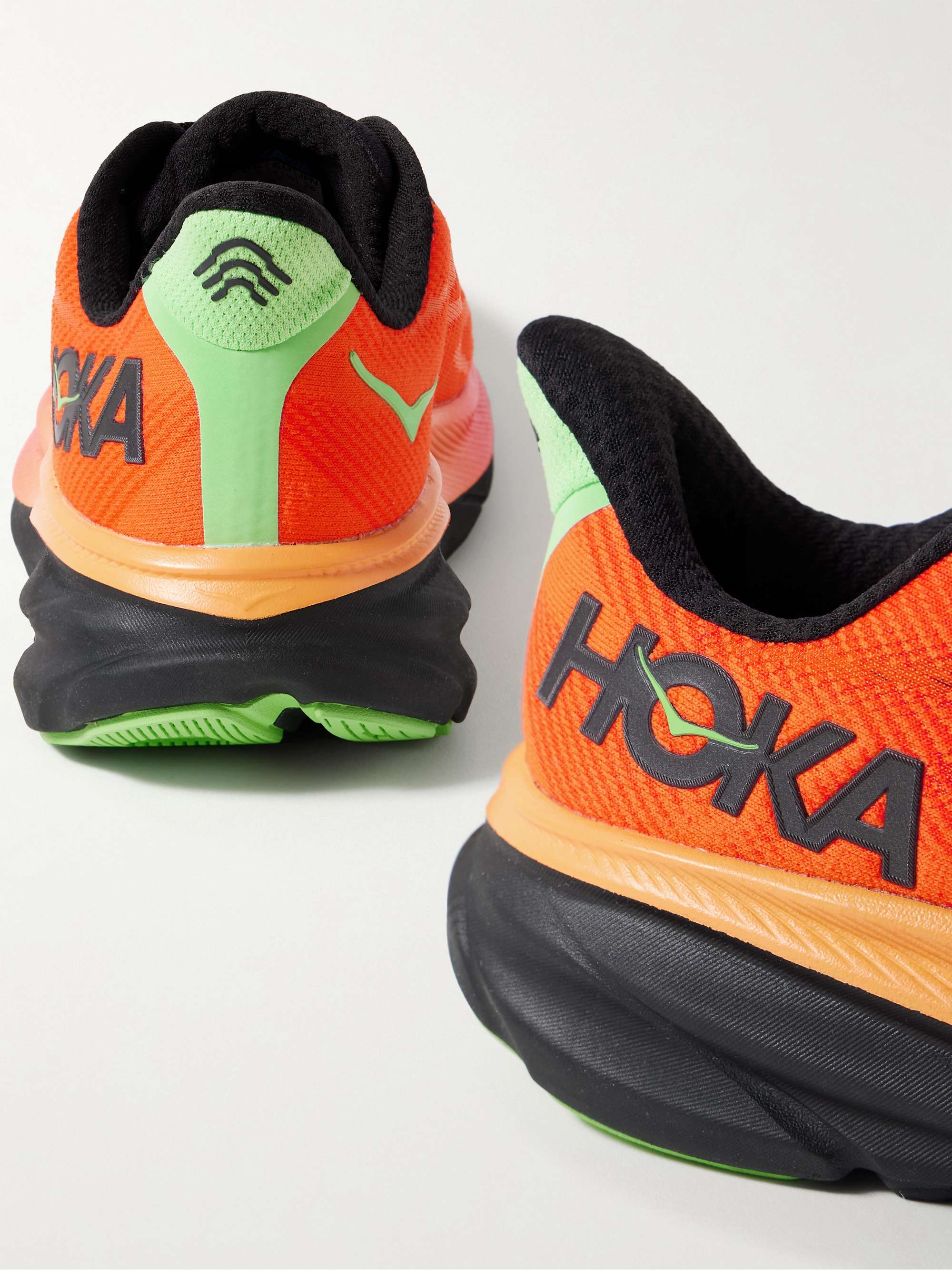HOKA ONE ONE 
