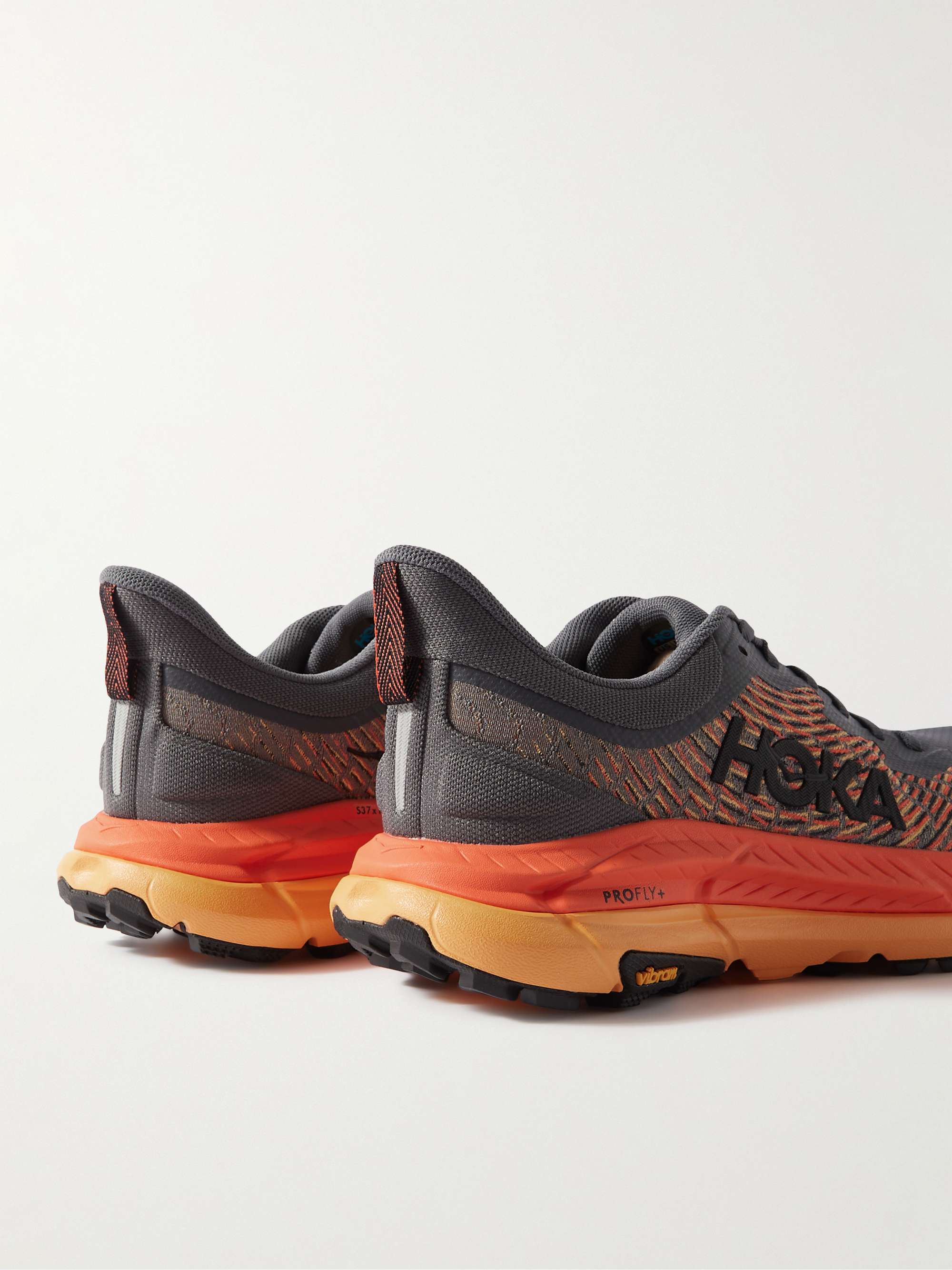 HOKA ONE ONE 