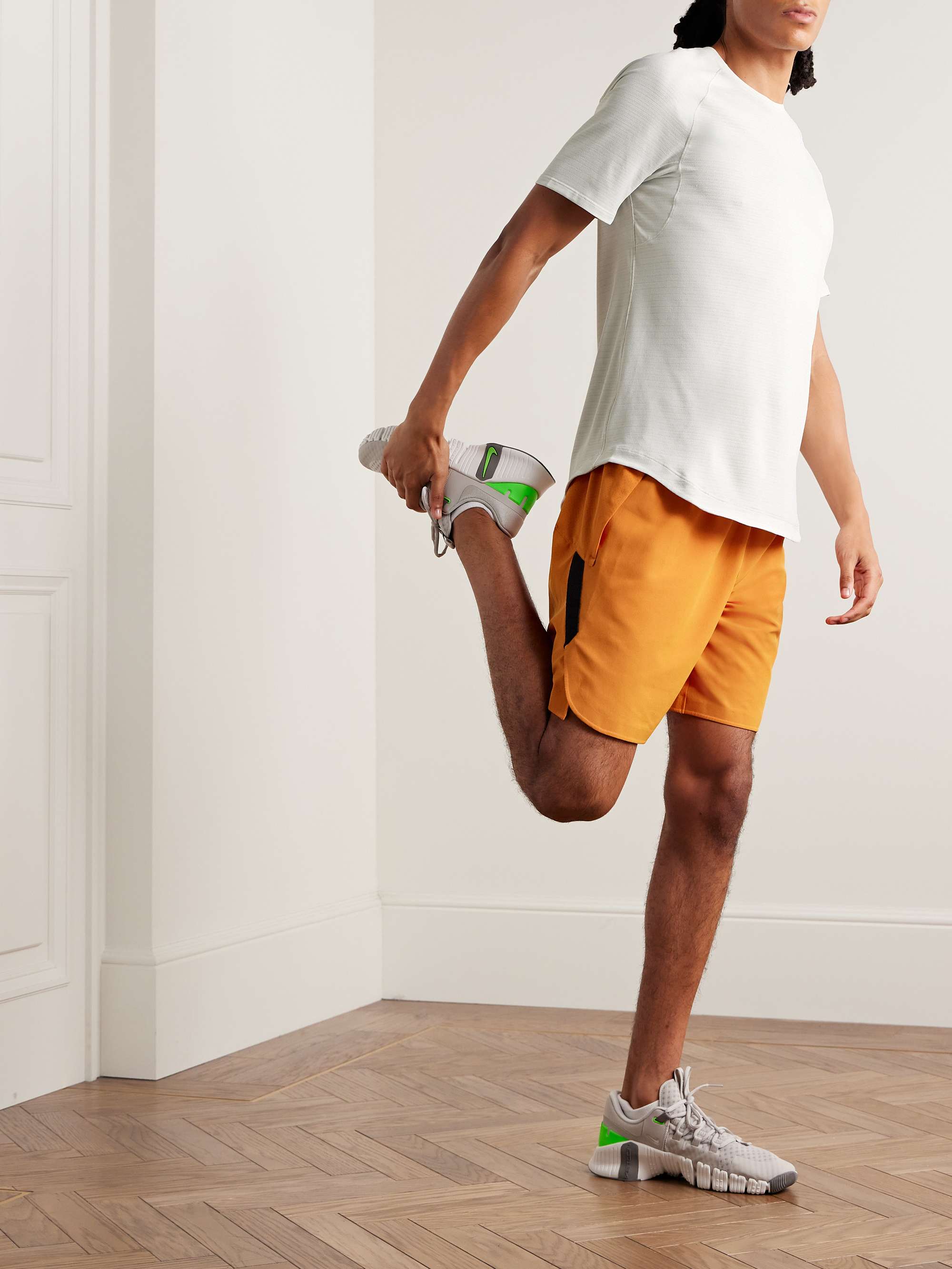 LULULEMON 