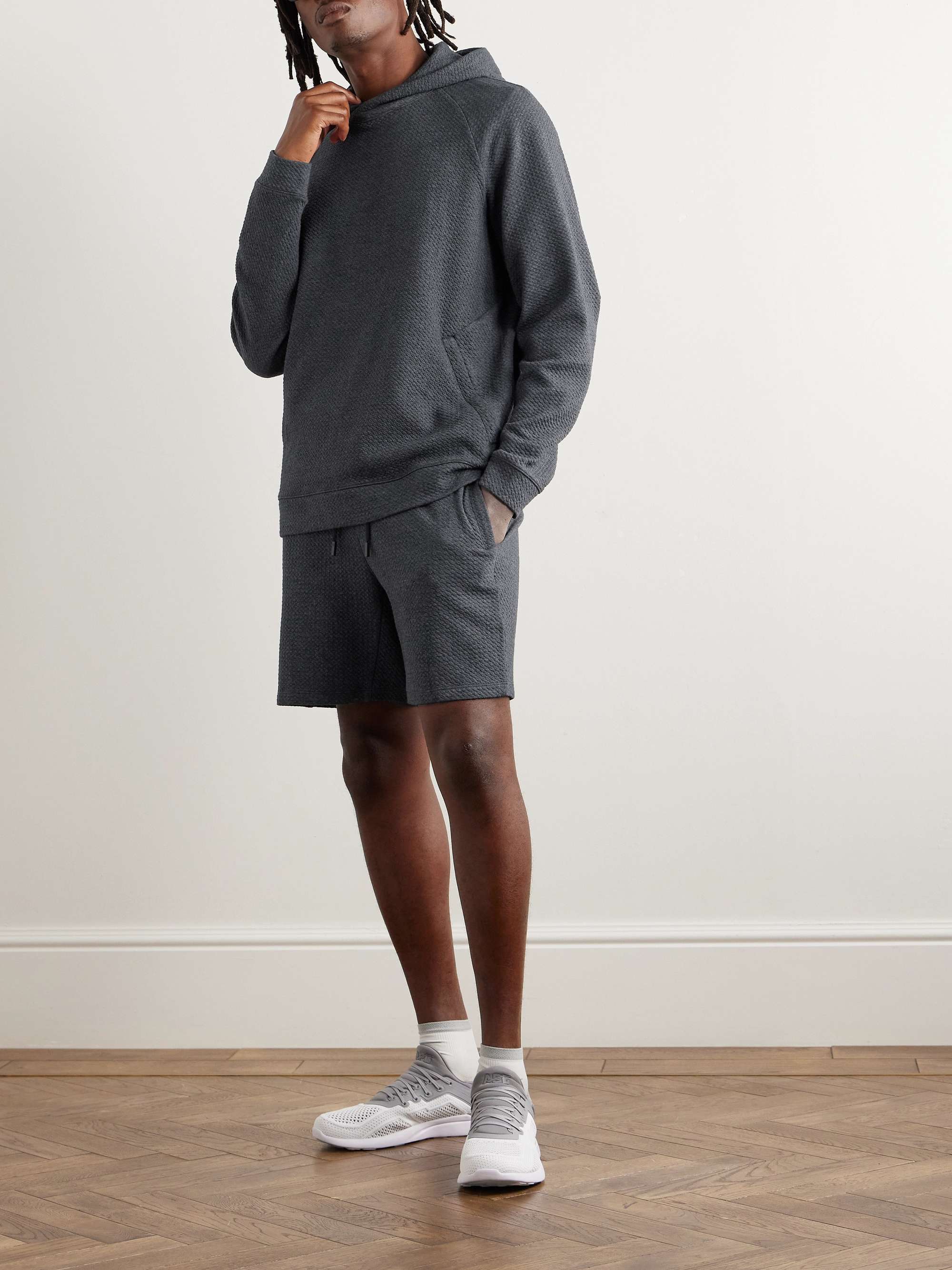 https://www.mrporter.com/variants/images/1647597316772853/ou/w2000_q60.jpg