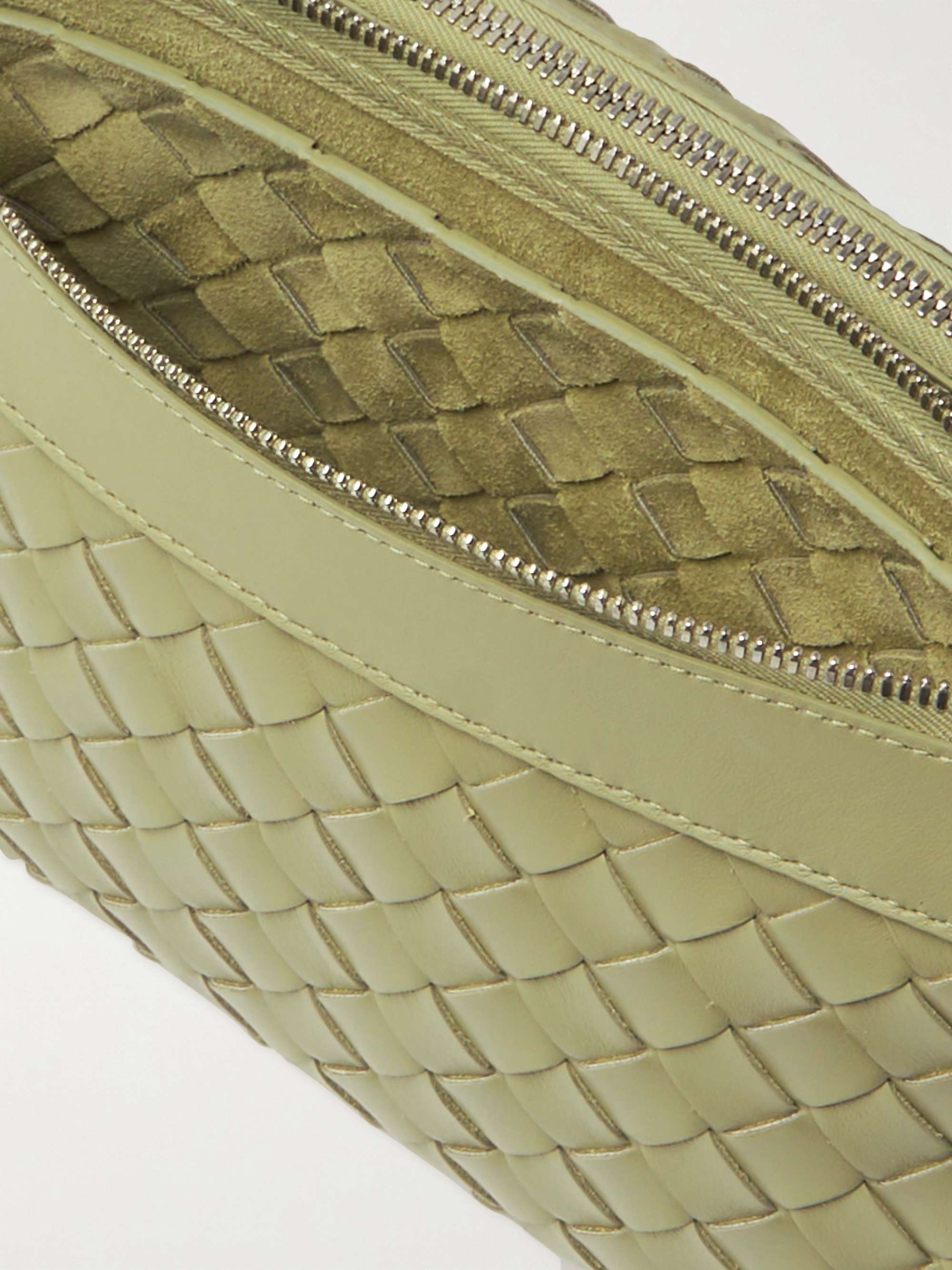 BOTTEGA VENETA حقيبة ماسنجر من الجلد بحبكة إنترشياتو