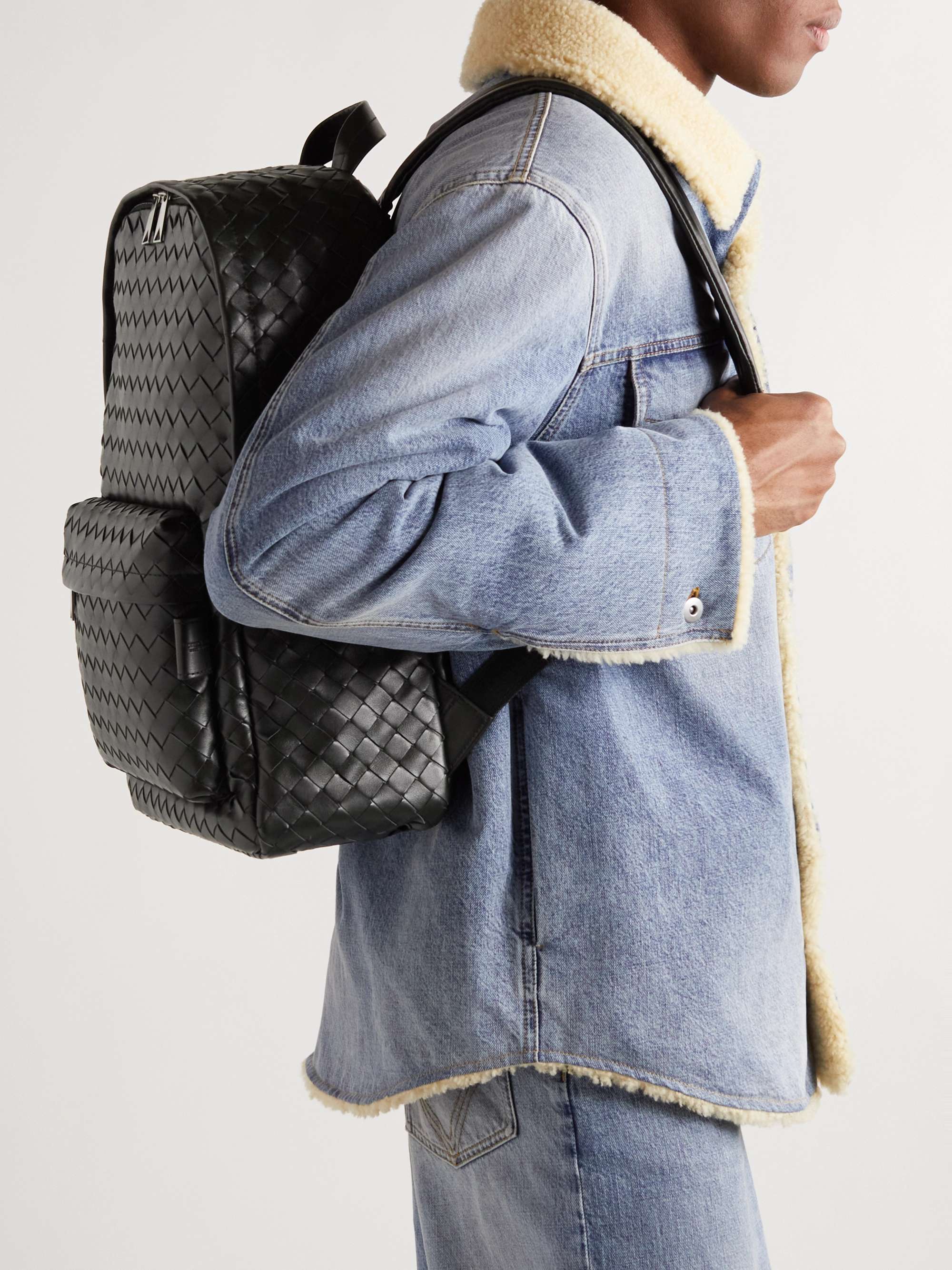 Intrecciato Small Leather Backpack in Blue - Bottega Veneta