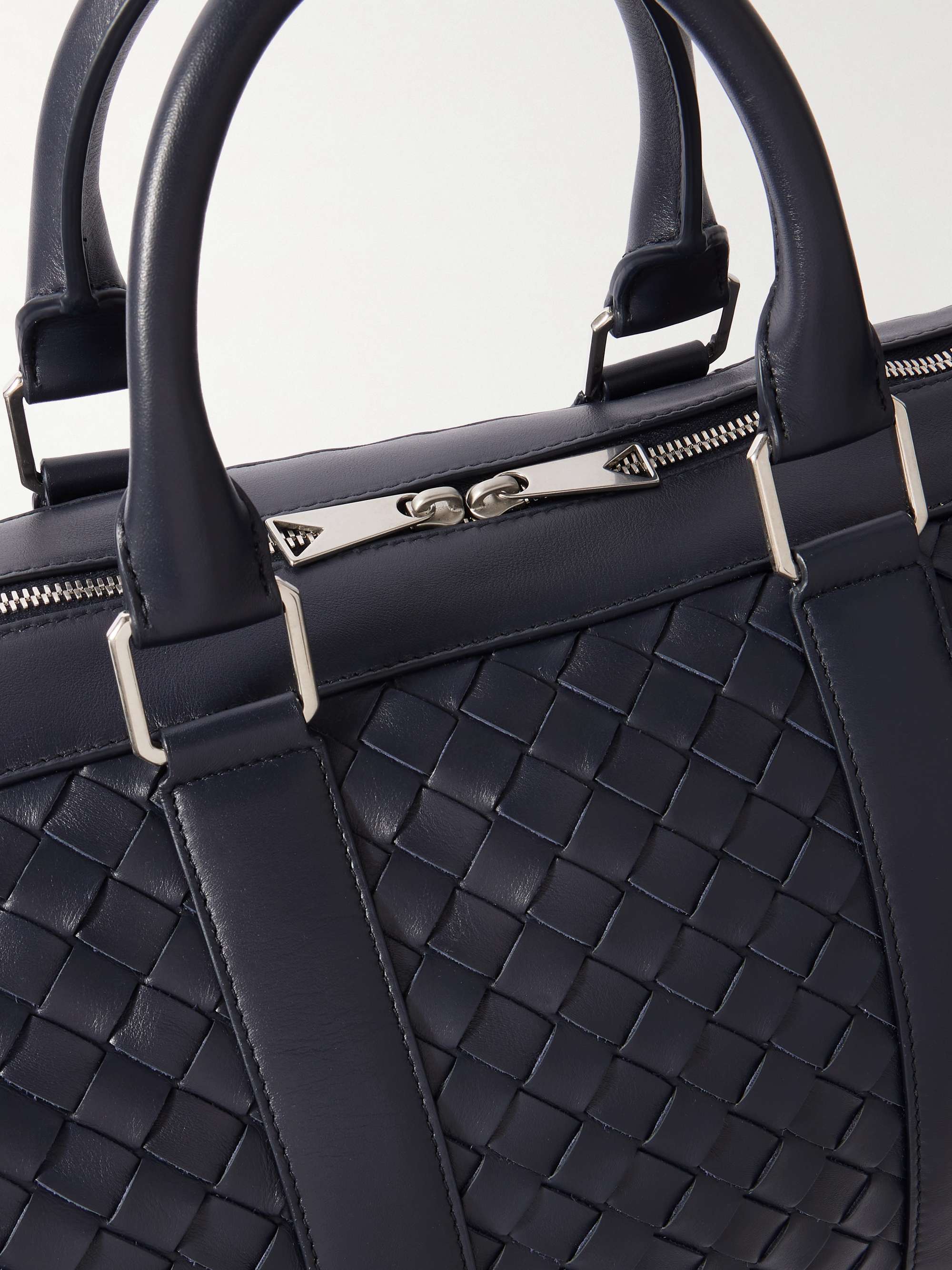 BOTTEGA VENETA 인트레치아토 가죽 더플 백