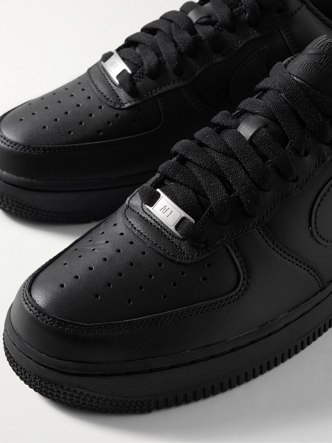 Nike Air Force 1 '07 Lx In Black