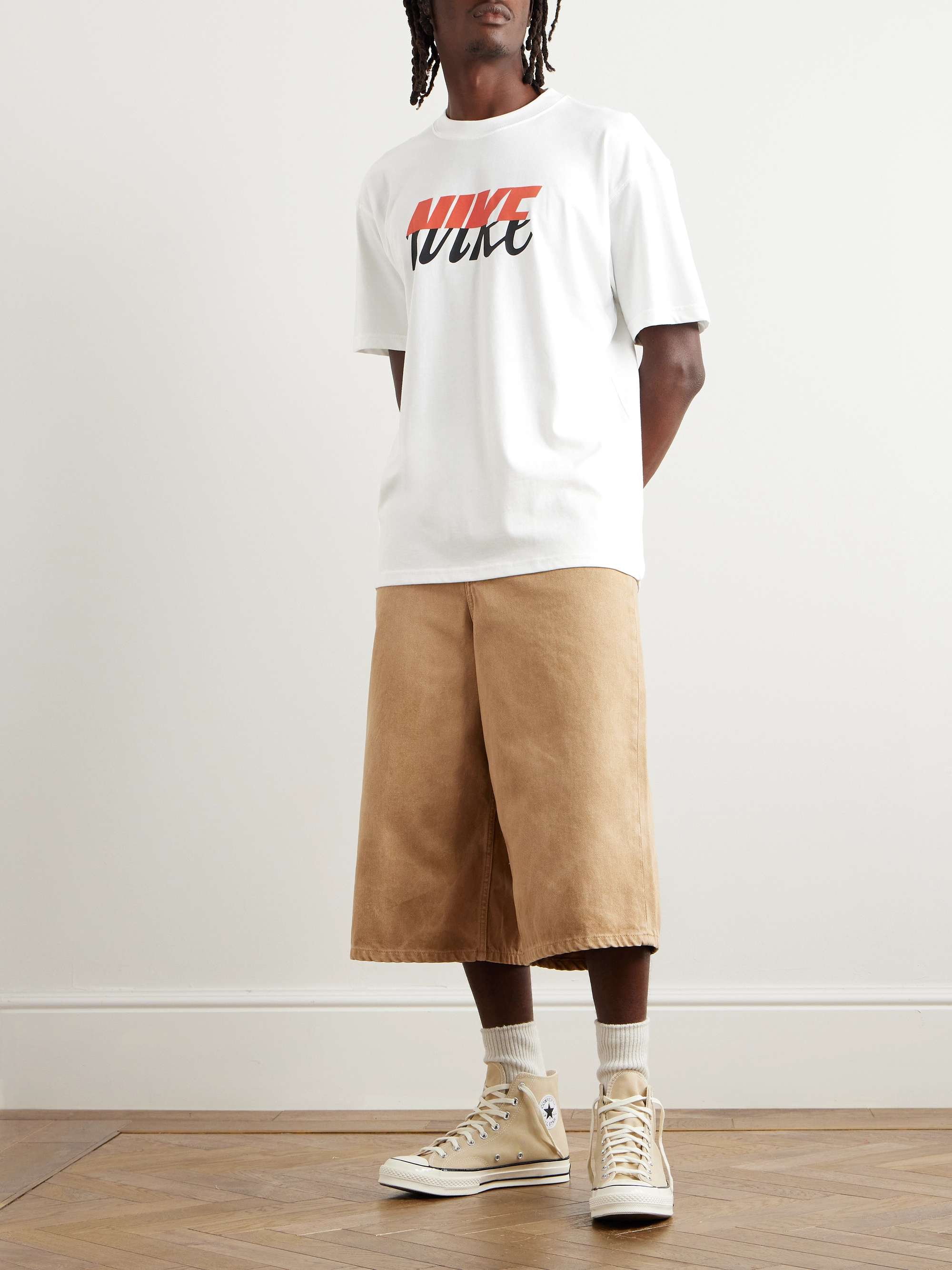 NIKE 