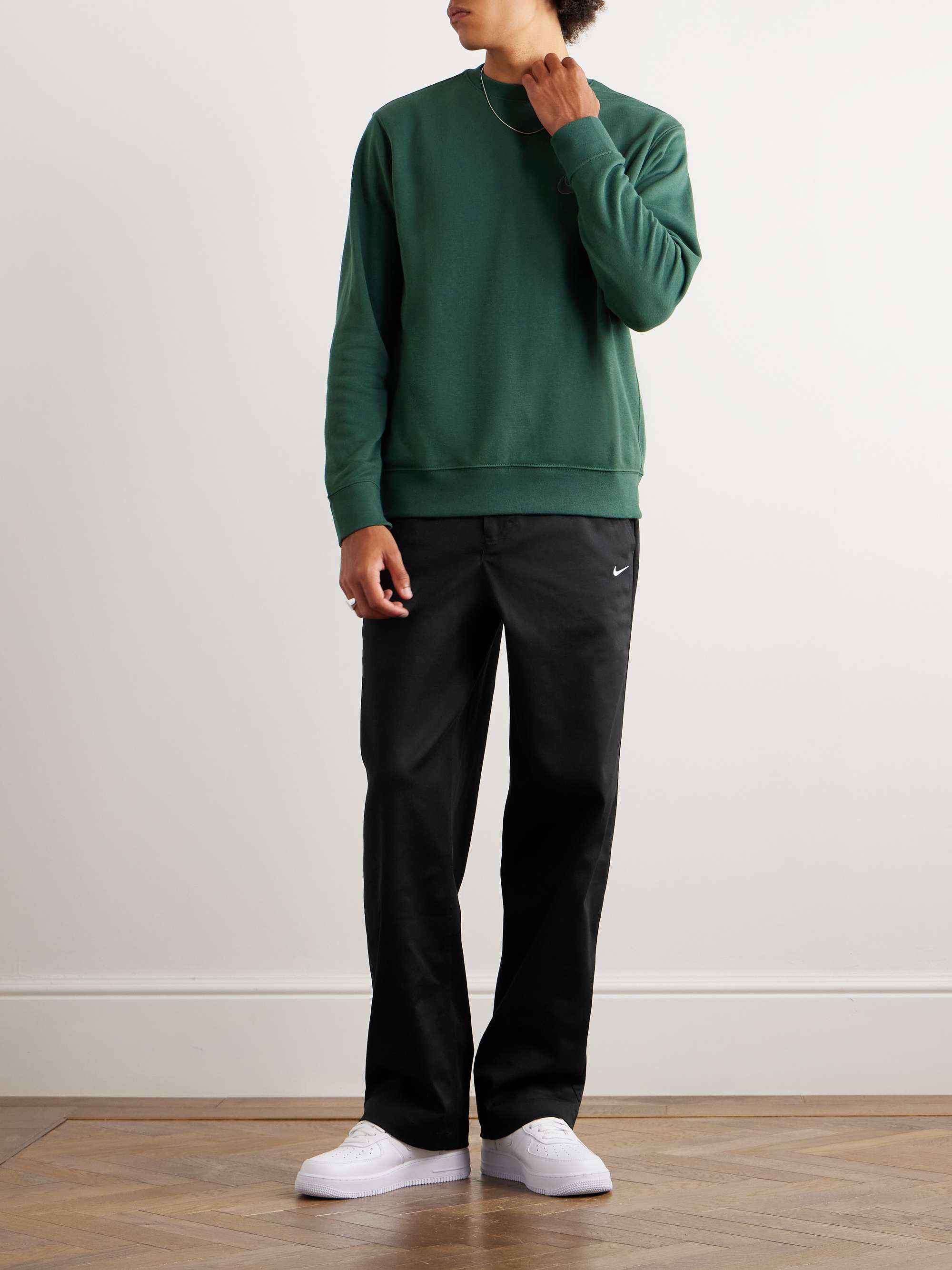 green nike outfit men