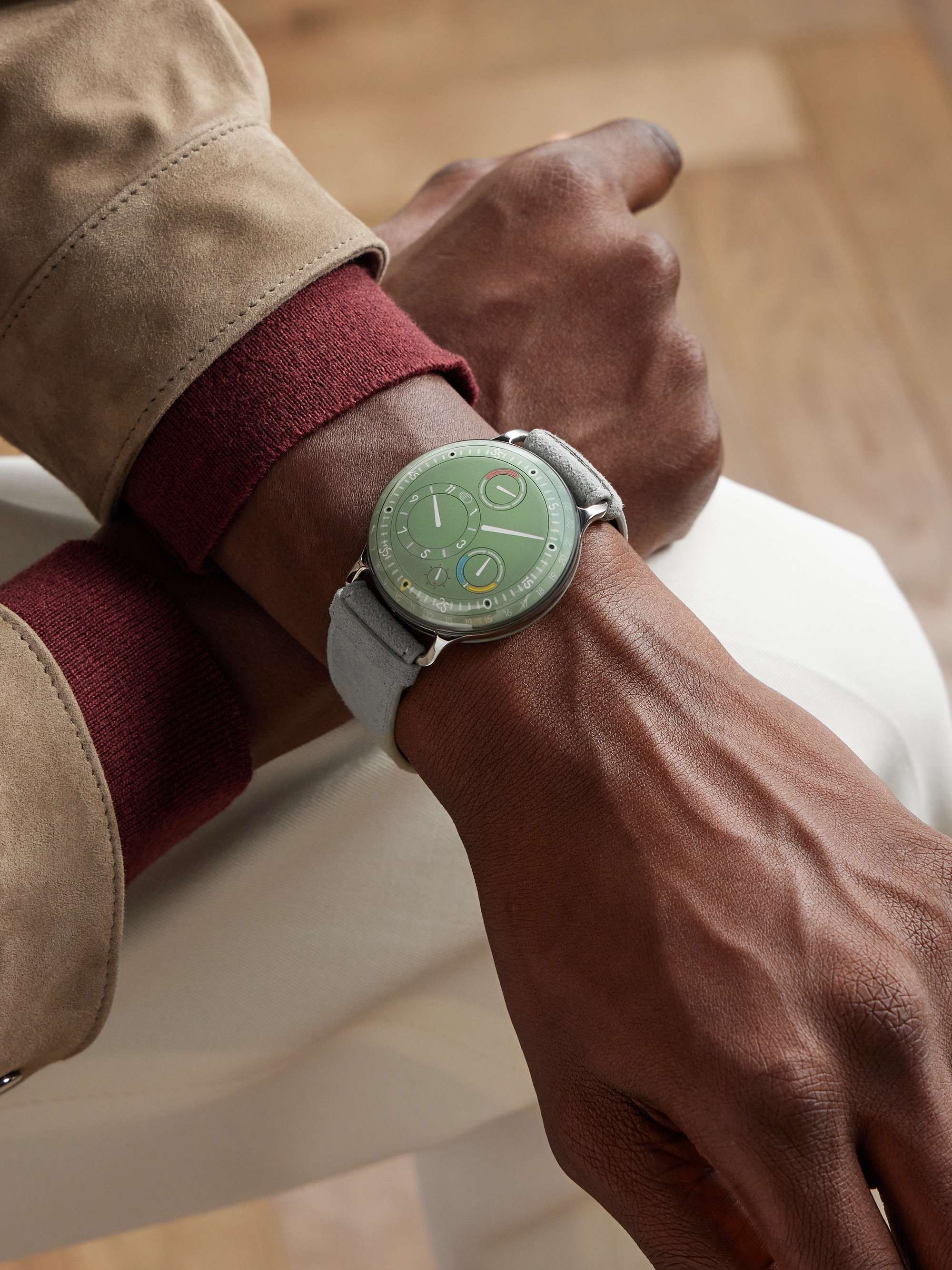 Summit 3 42 mm Smart Watch aus Titan mit Kautschukarmband, Ref.-Nr  