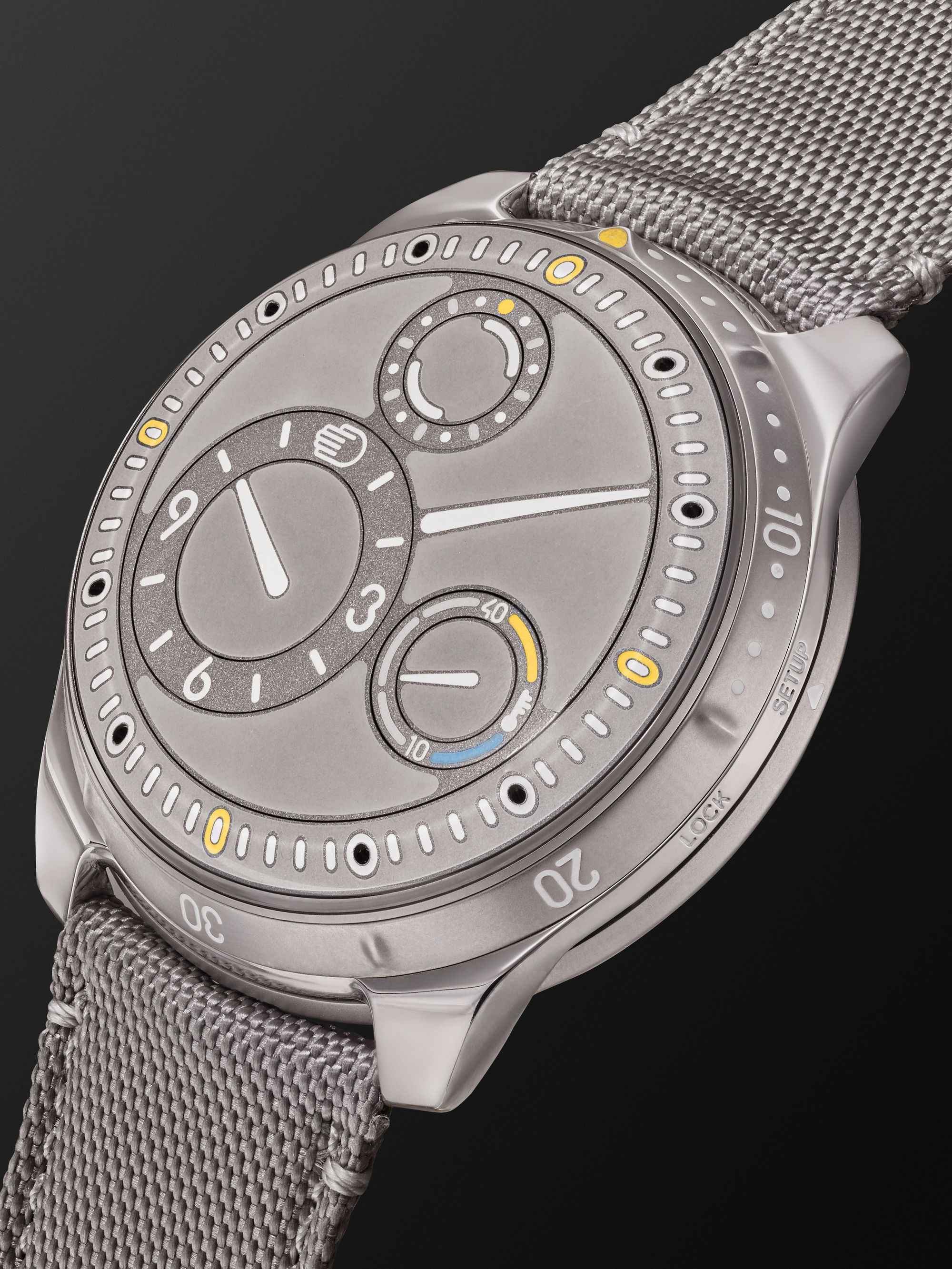 RESSENCE 