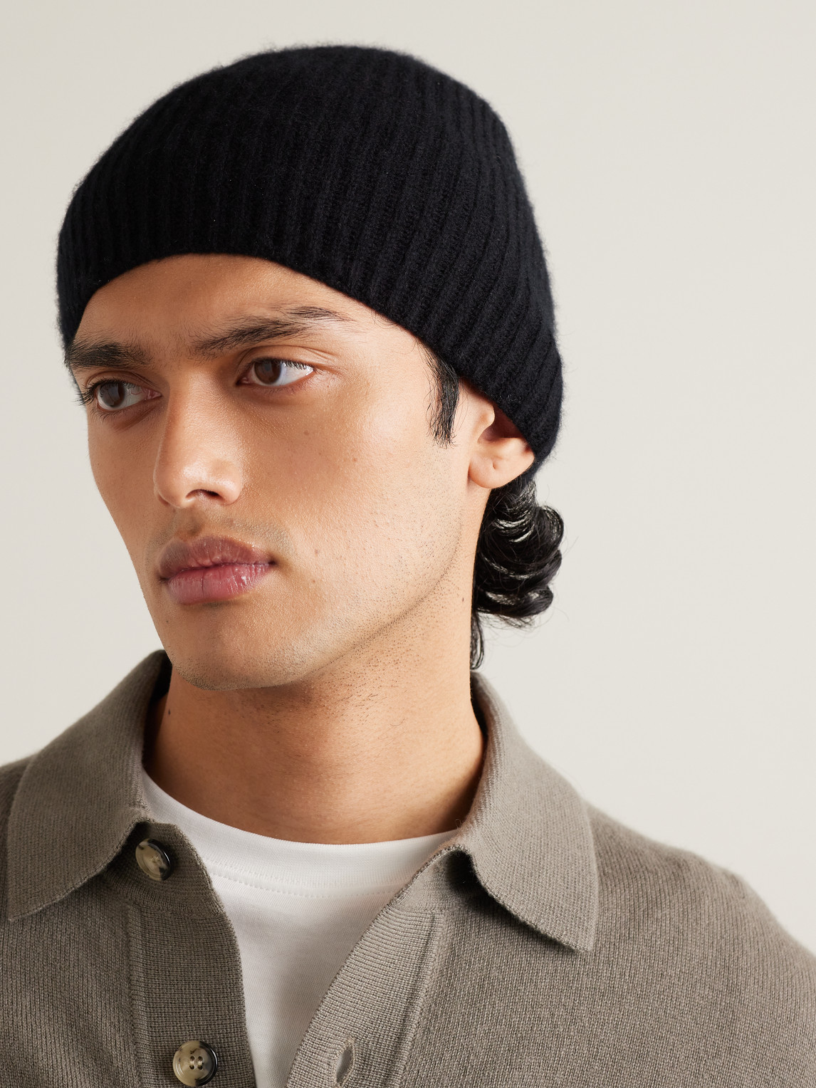 Shop Allude Ribbed Cashmere Beanie In Black