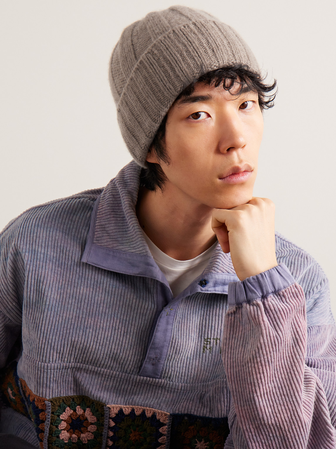 Beams Ribbed Cashmere Beanie In Neutrals