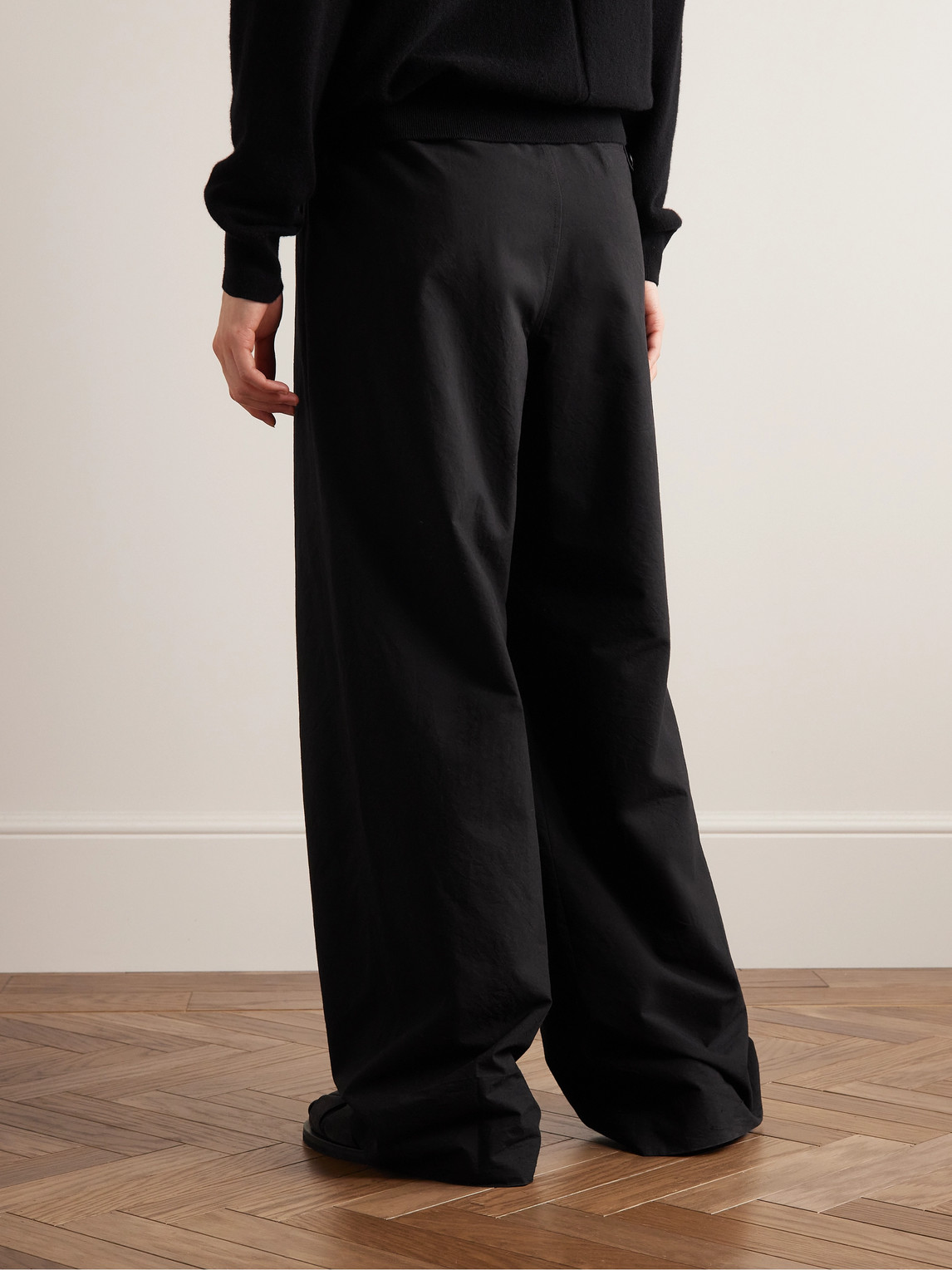 Shop The Row Berto Wide-leg Pleated Cashmere-blend Trousers In Black