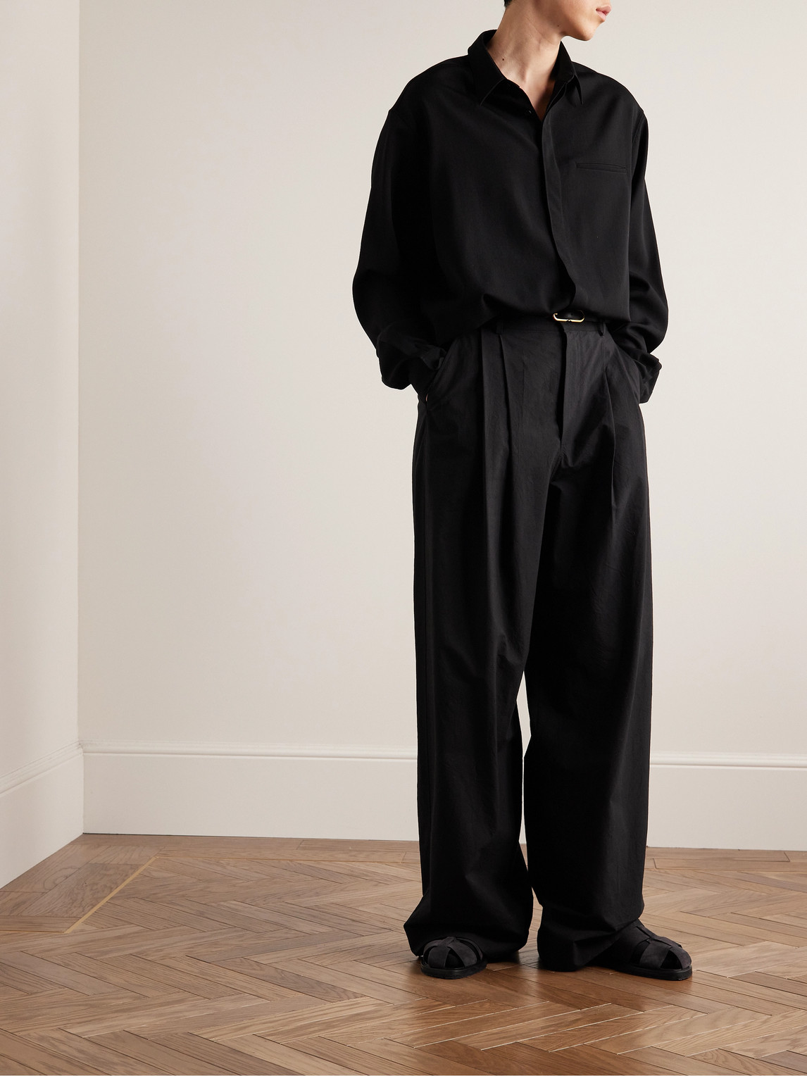 Shop The Row Berto Wide-leg Pleated Cashmere-blend Trousers In Black