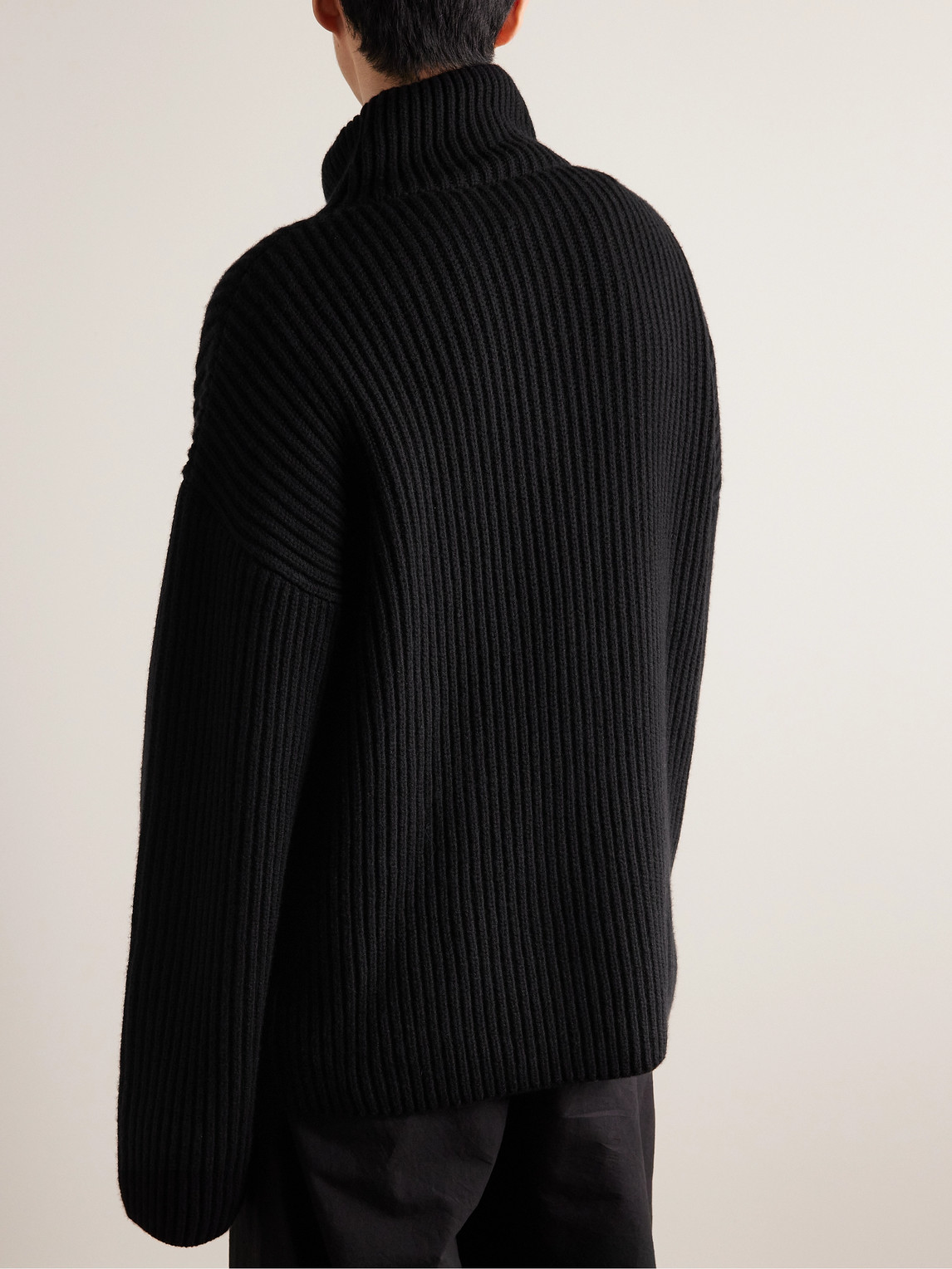 Shop The Row Manlio Ribbed Cashmere Rollneck Sweater In Black