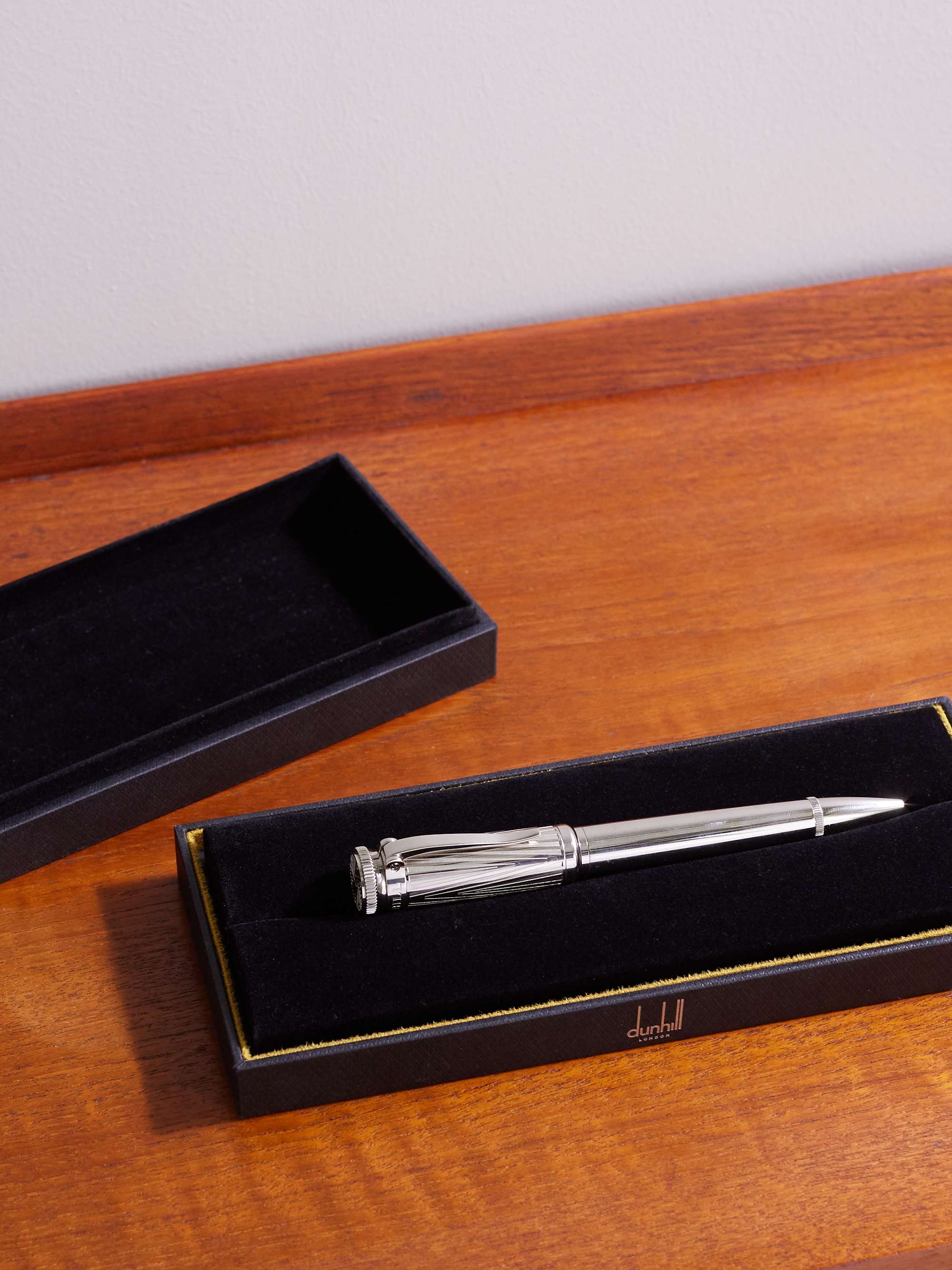 DUNHILL 