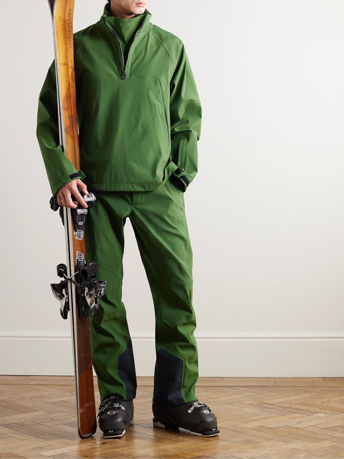 Straight-Leg Belted Wool-Blend Ski Pants — 2