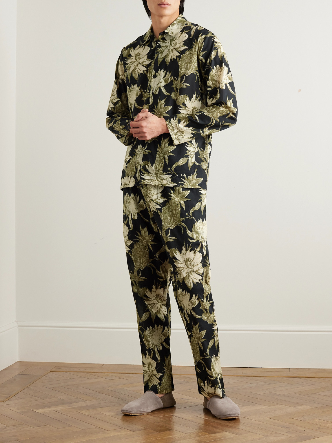 Shop Desmond & Dempsey Printed Cotton Pyjama Set In Black