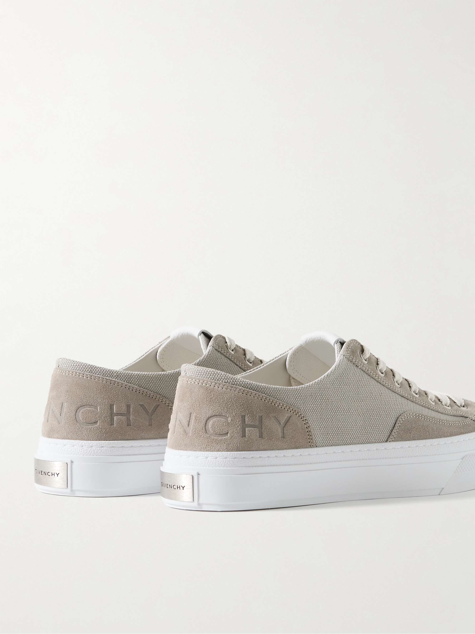 GIVENCHY 