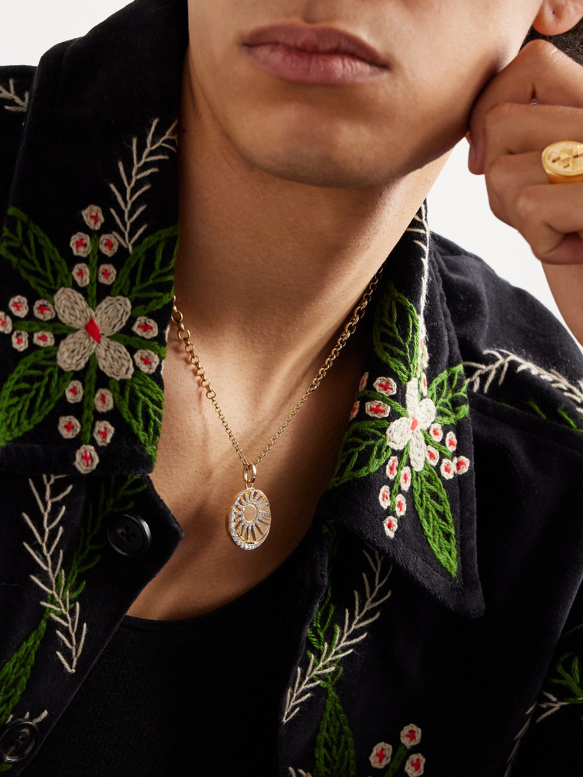 FOUNDRAE BALANCE 18-KARAT GOLD DIAMOND PENDANT