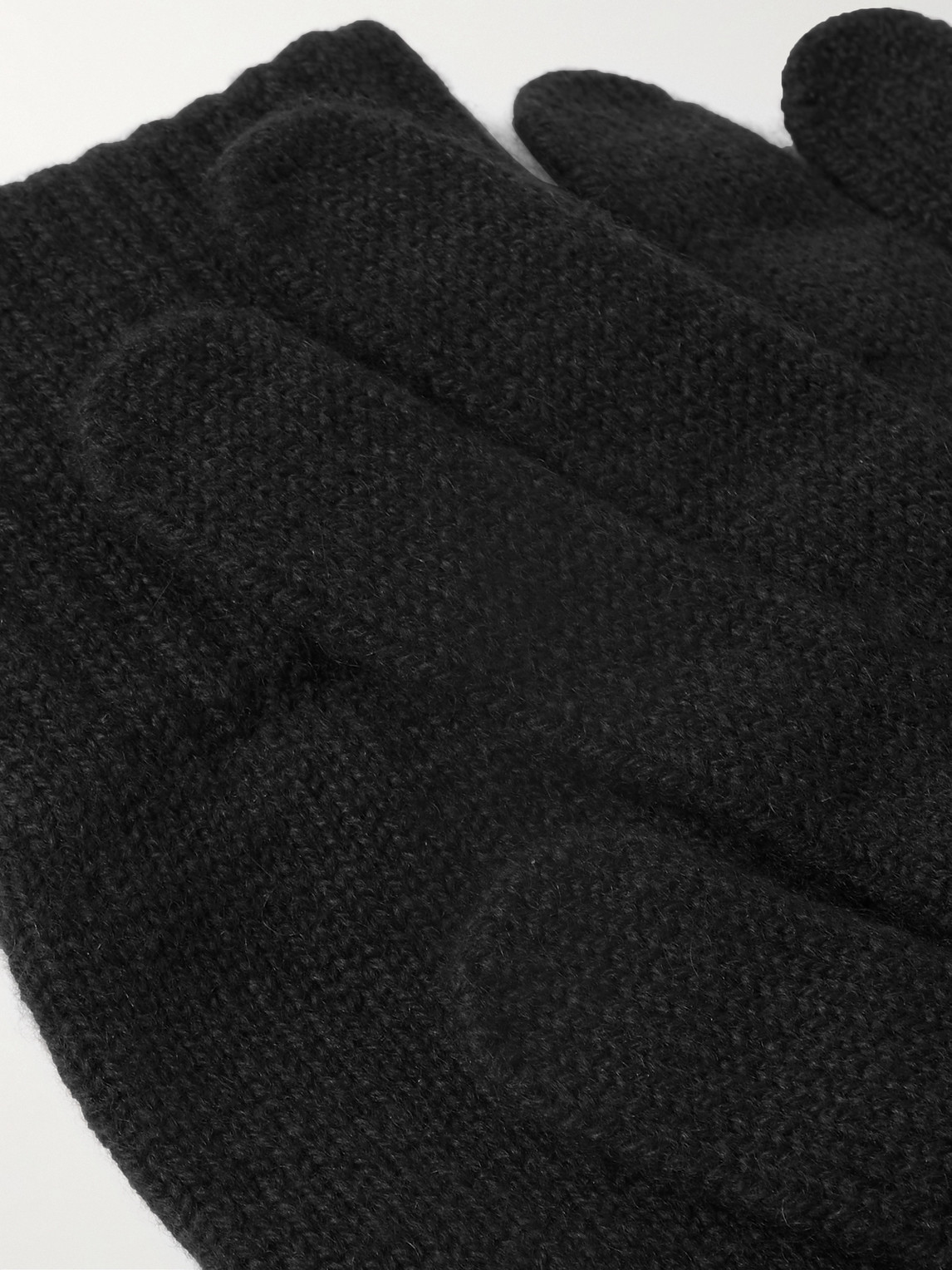 Shop Anderson & Sheppard Cashmere Gloves In Black