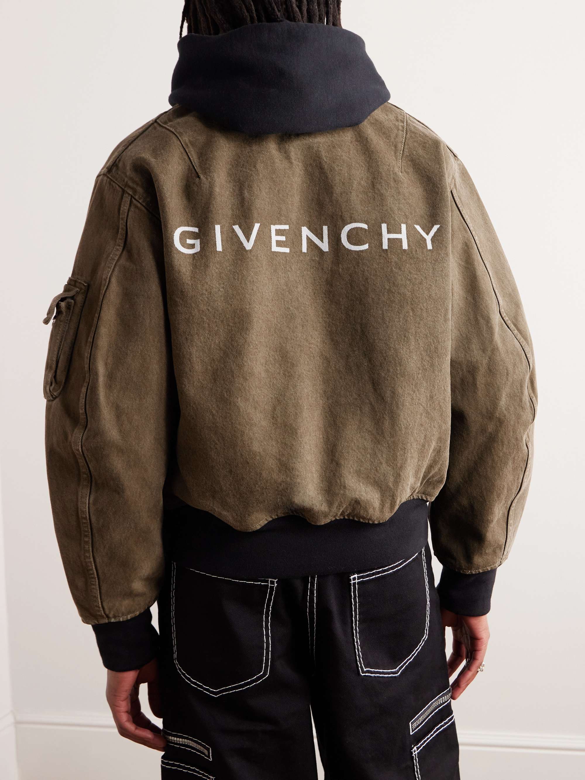 GIVENCHY 