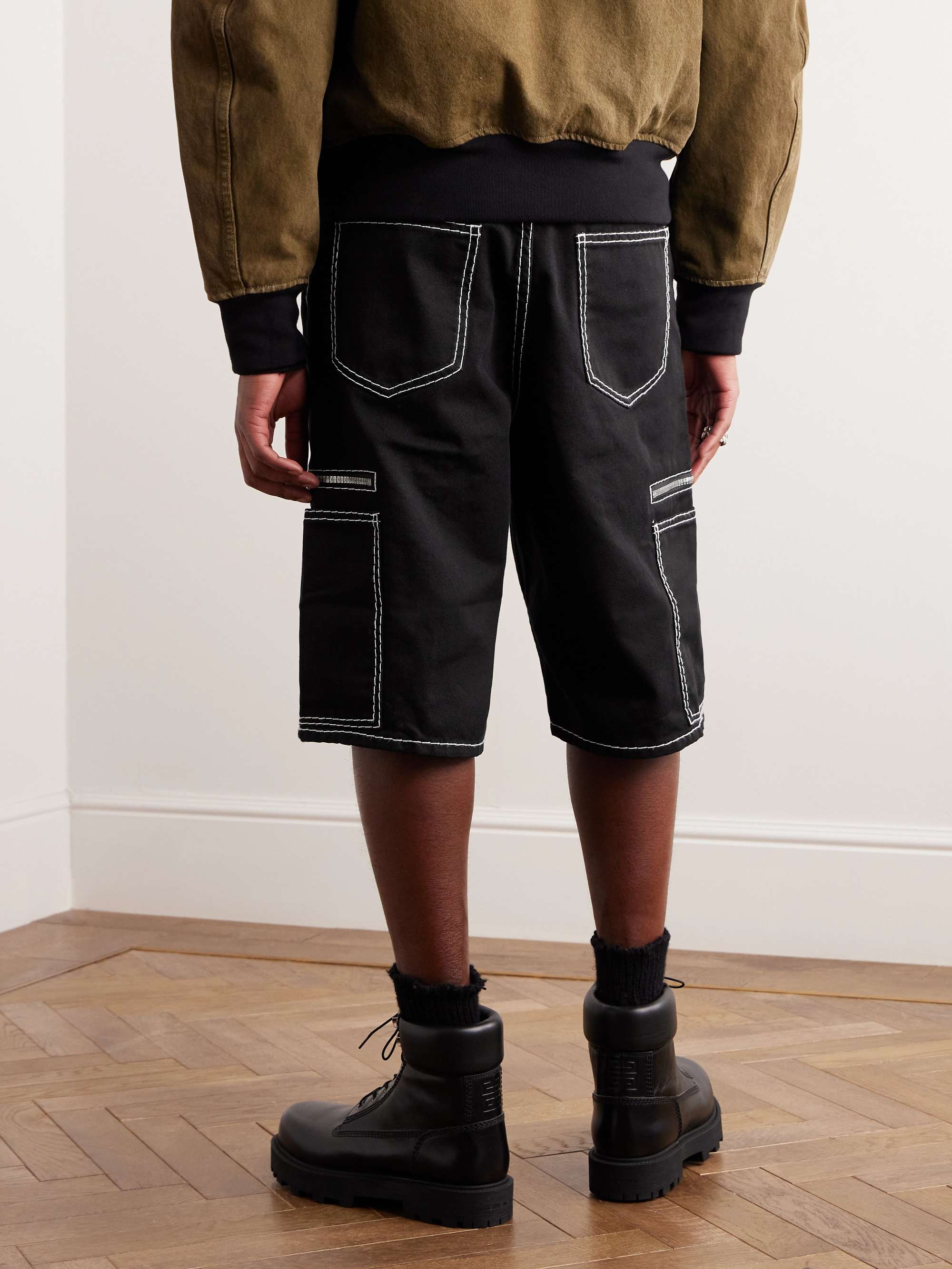GIVENCHY 
