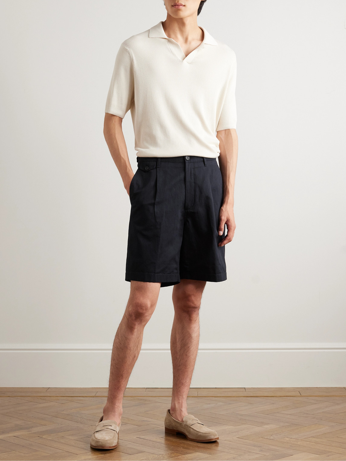Shop Dunhill Straight-leg Pleated Cotton And Linen-blend Twill Bermuda Shorts In Blue