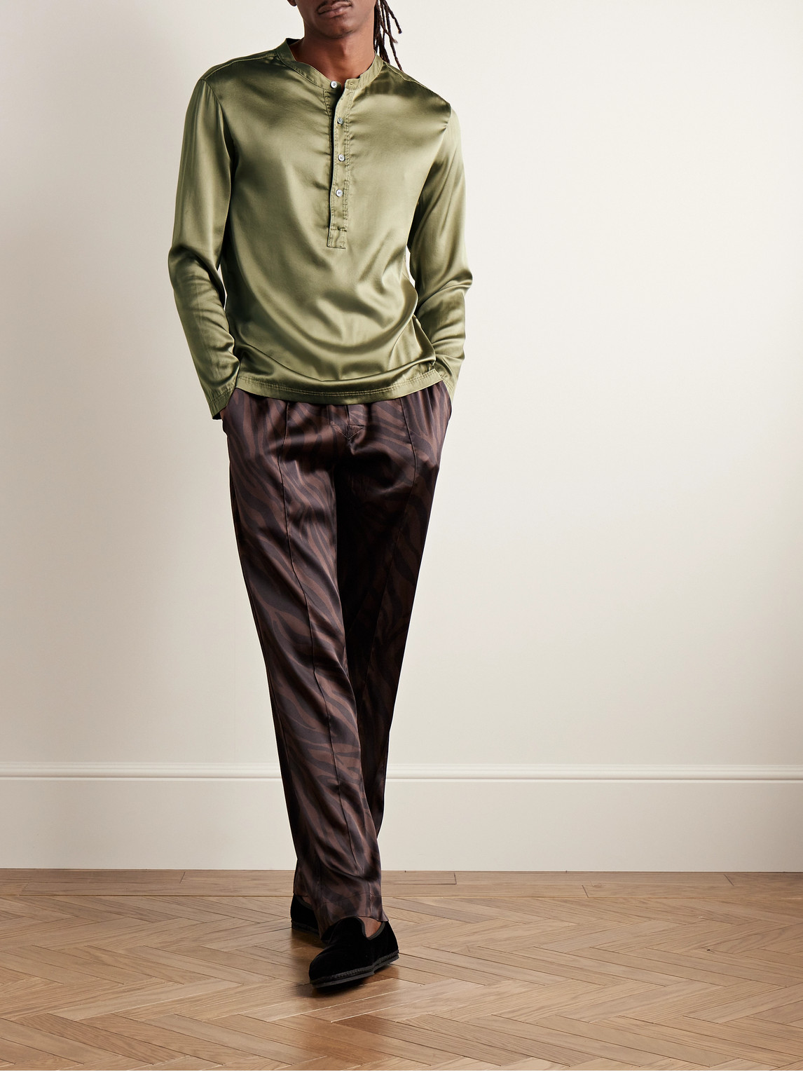 Shop Tom Ford Silk-blend Satin Henley Pyjama Top In Green