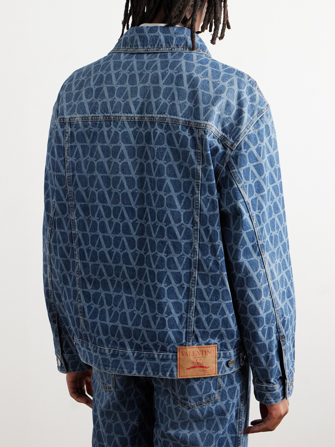 Shop Valentino Toile Logo-print Denim Jacket In Blue