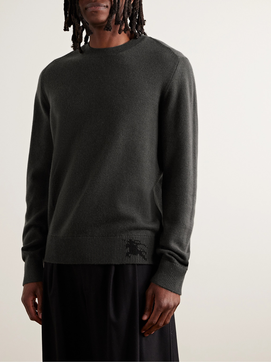 Shop Burberry Logo-intarsia Cashmere Sweater In Gray