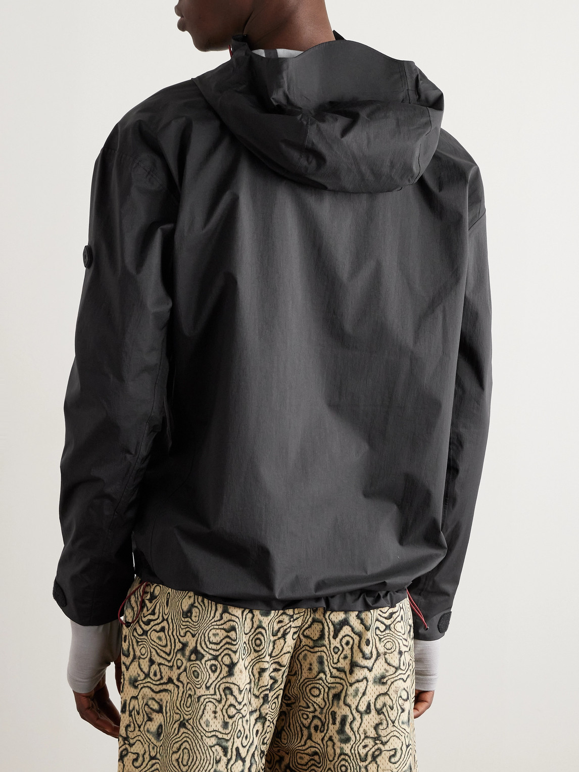 District Vision Waterproof Hodded Jacket In Black