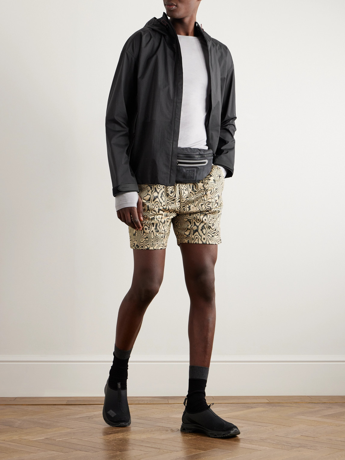 District Vision Waterproof Hodded Jacket In Black