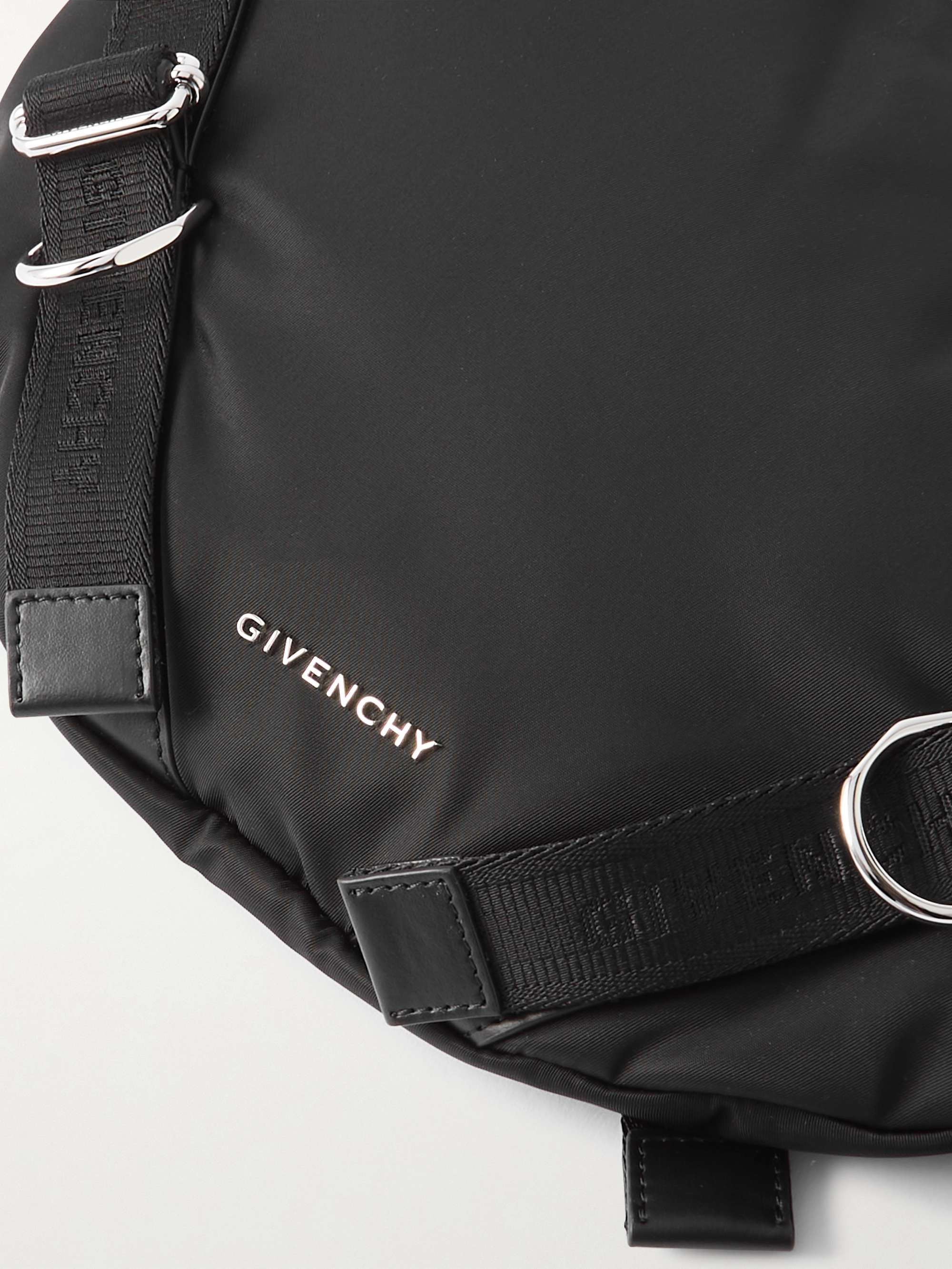 GIVENCHY 