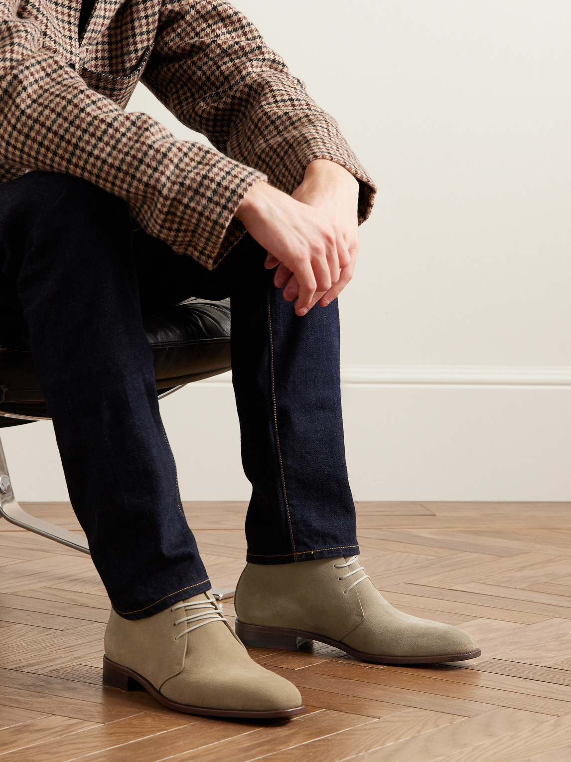 Shop Manolo Blahnik Berwick Suede Chukka Boots In Neutrals