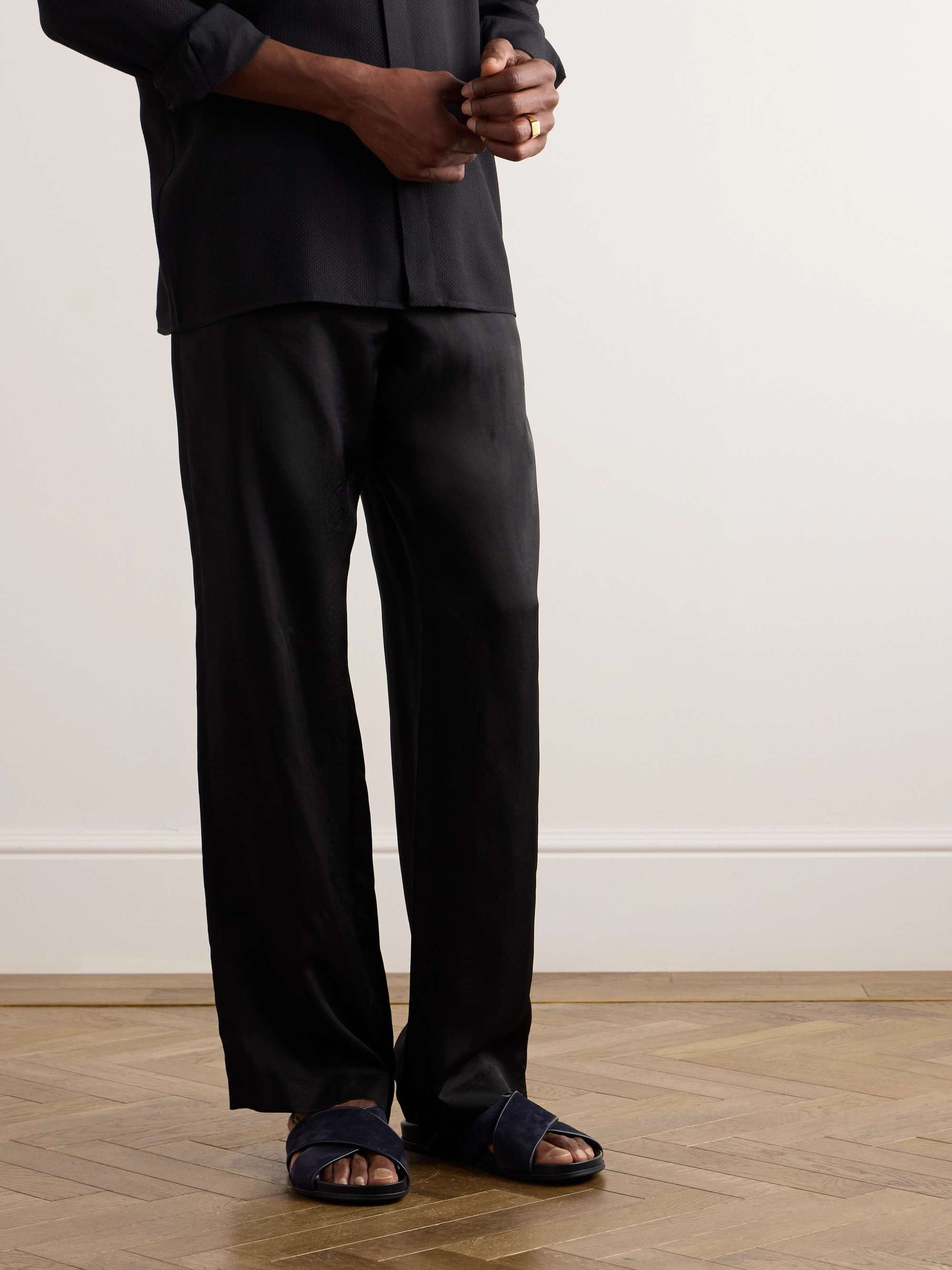 MANOLO BLAHNIK 