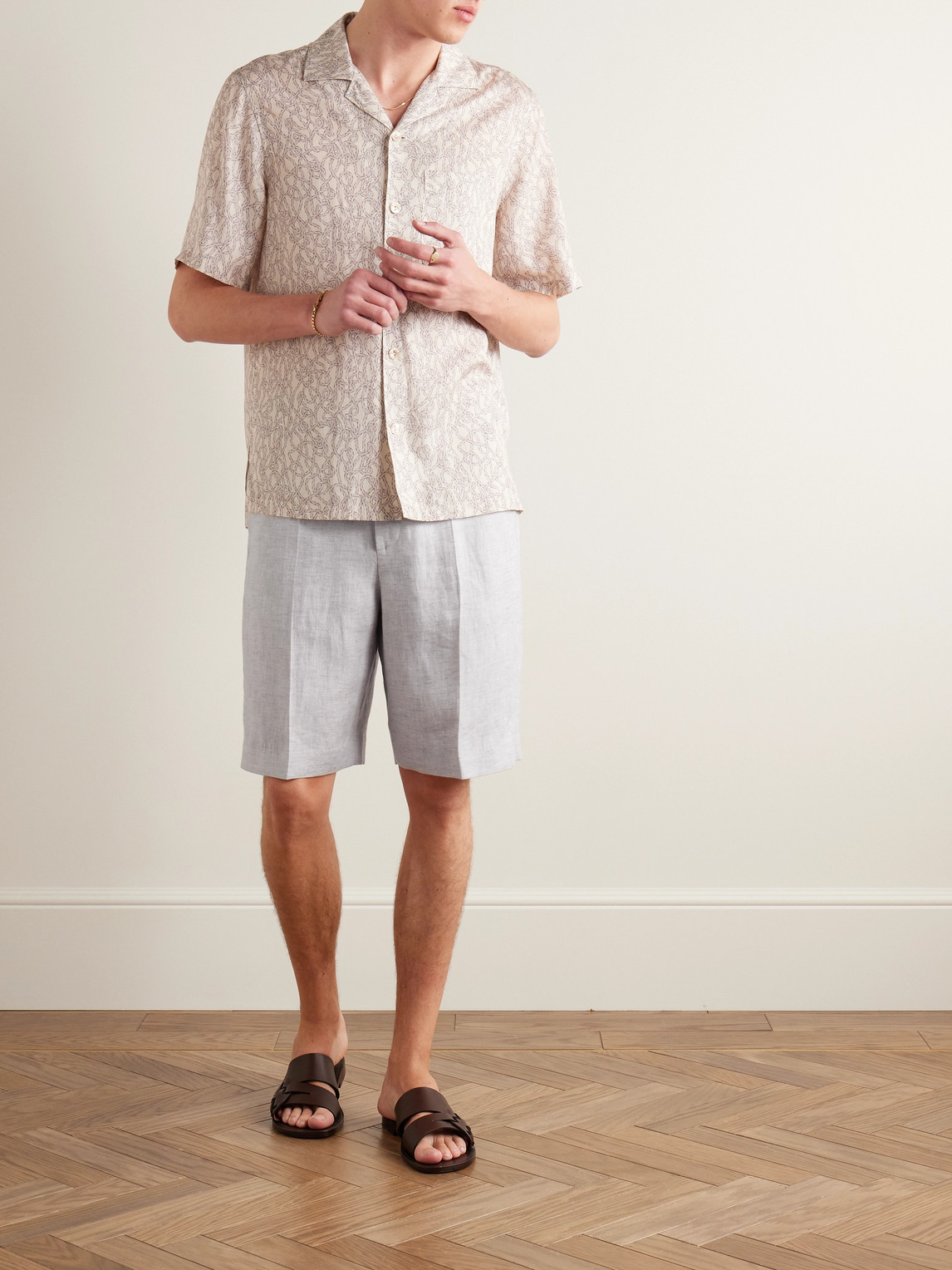 Shop Agnona Straight-leg Linen-twill Bermuda Shorts In Gray