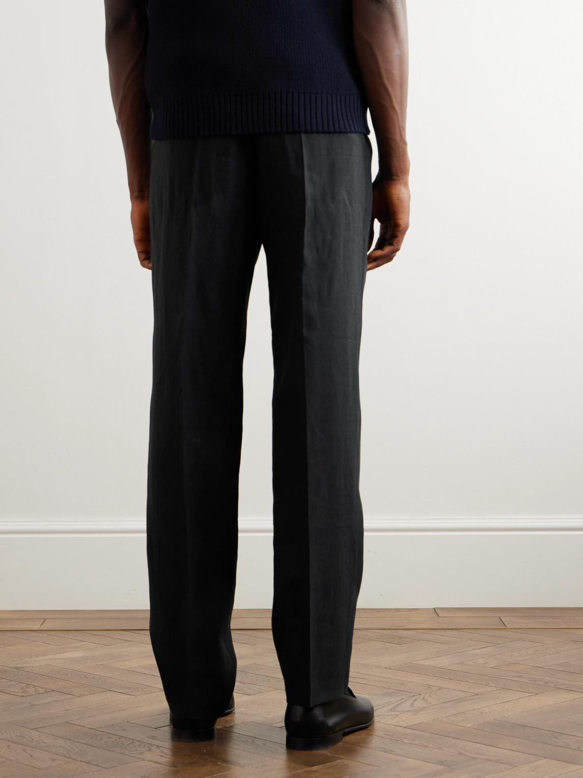 Shop Caruso Straight-leg Pleated Linen Trousers In Black