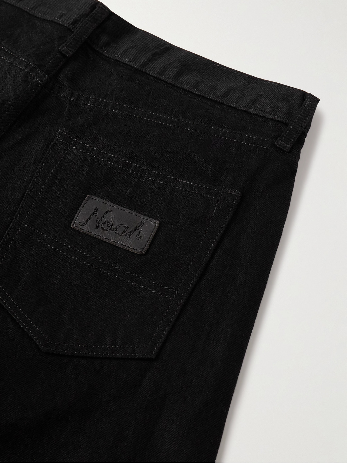 Shop Noah Straight-leg Selvedge Jeans In Black