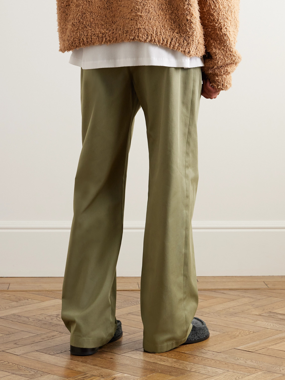 Shop Loewe Wide-leg Pleated Logo-embroidered Cotton-twill Trousers In Green