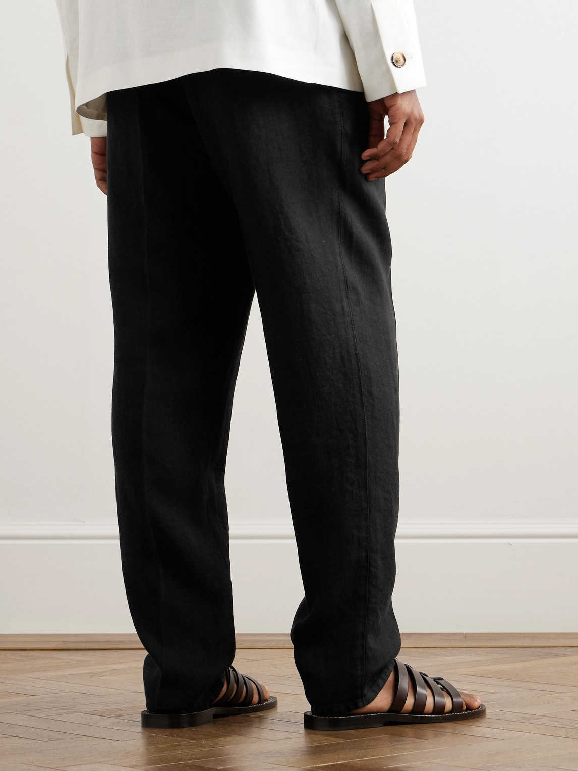 Shop Brunello Cucinelli Straight-leg Pleated Linen-twill Drawstring Trousers In Black