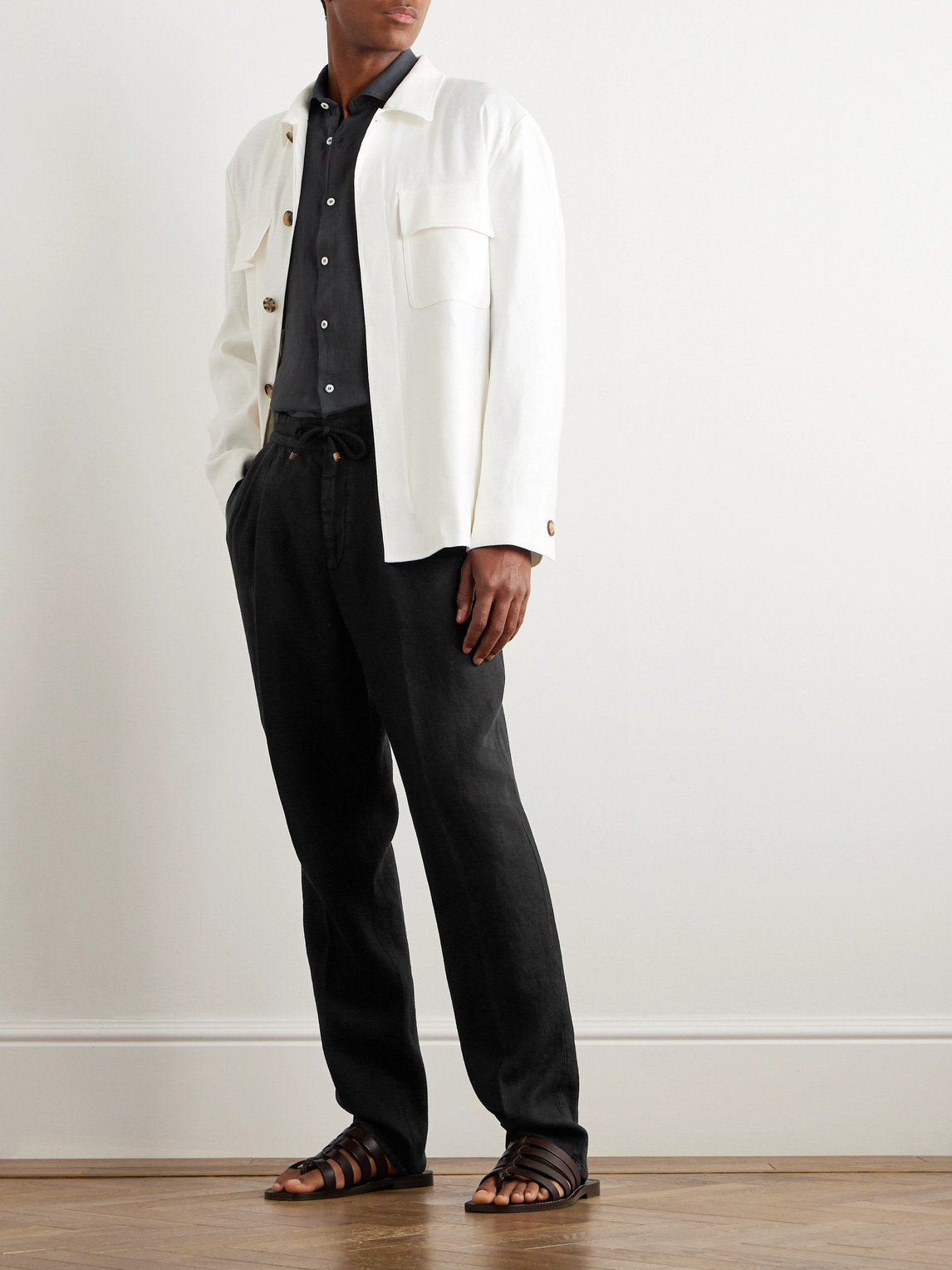 Brunello Cucinelli Straight-leg Pleated Linen-twill Drawstring Trousers In Black