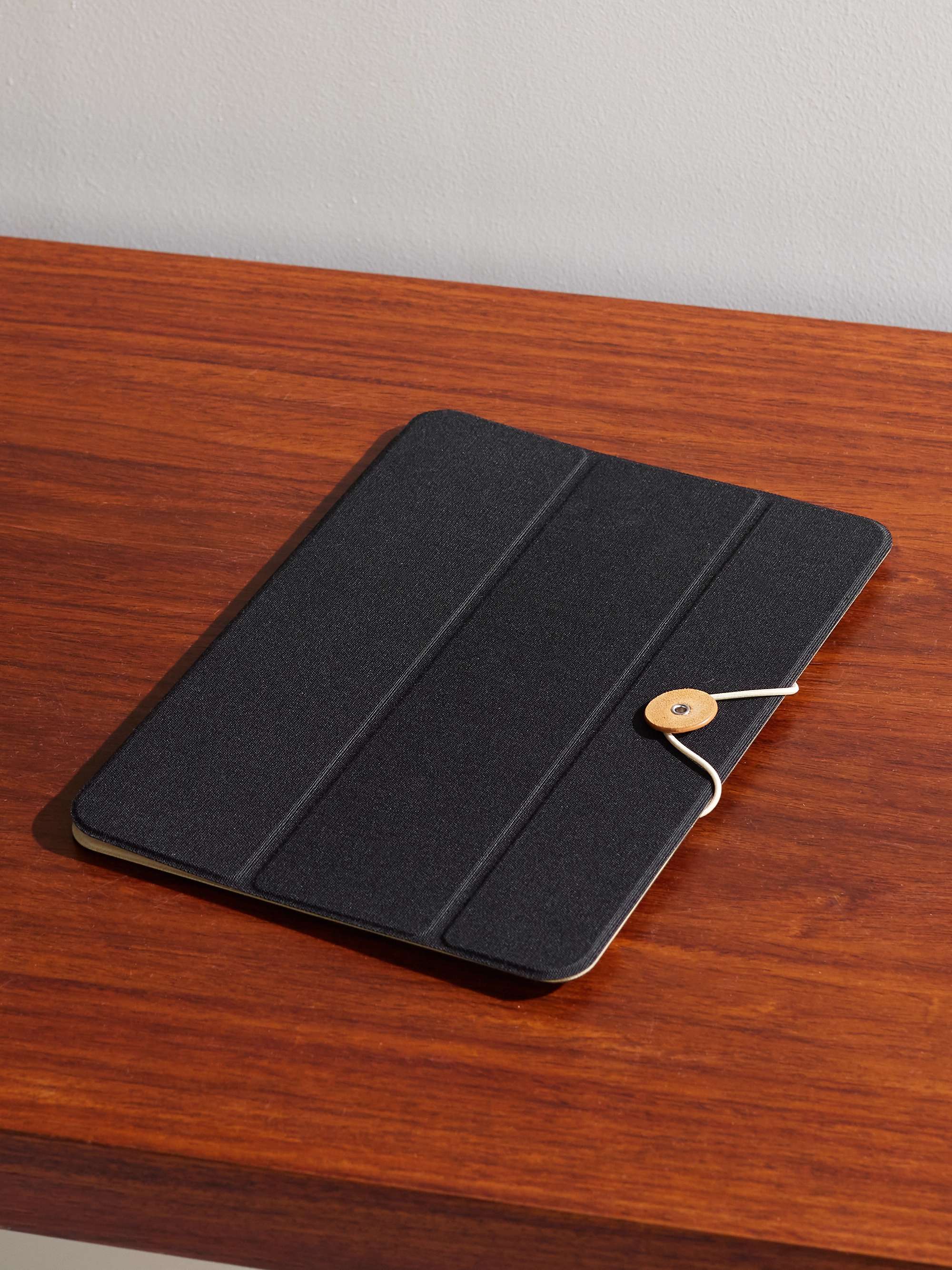 W.F.A Folio for iPad Pro (11”)